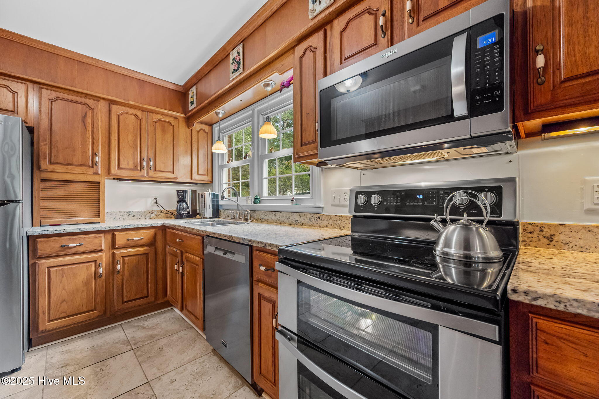 521 University Drive, Jacksonville, NC 28546 – photo 17: 32-web-or-mls-_RAD5988