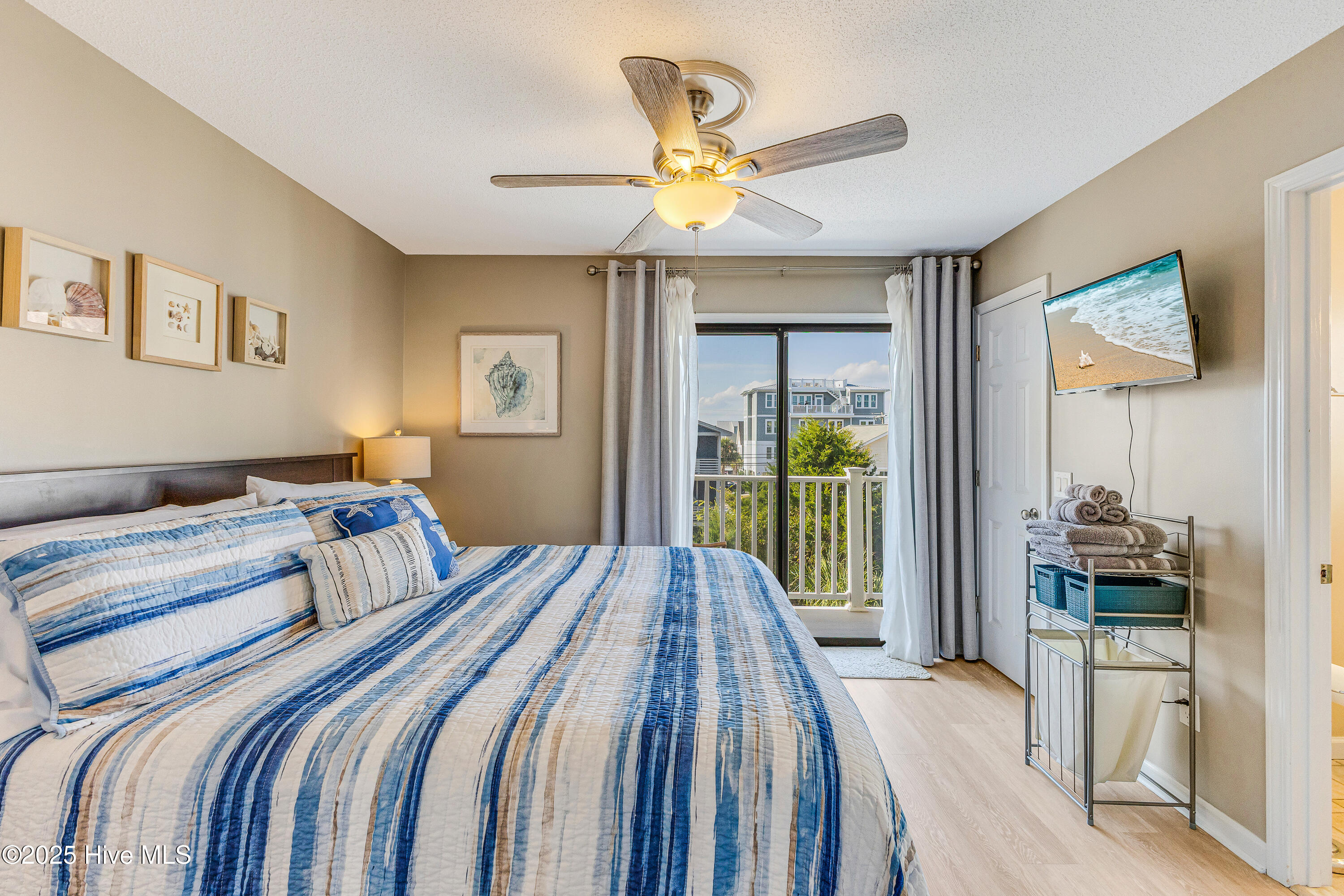 100540902 | Photo 24