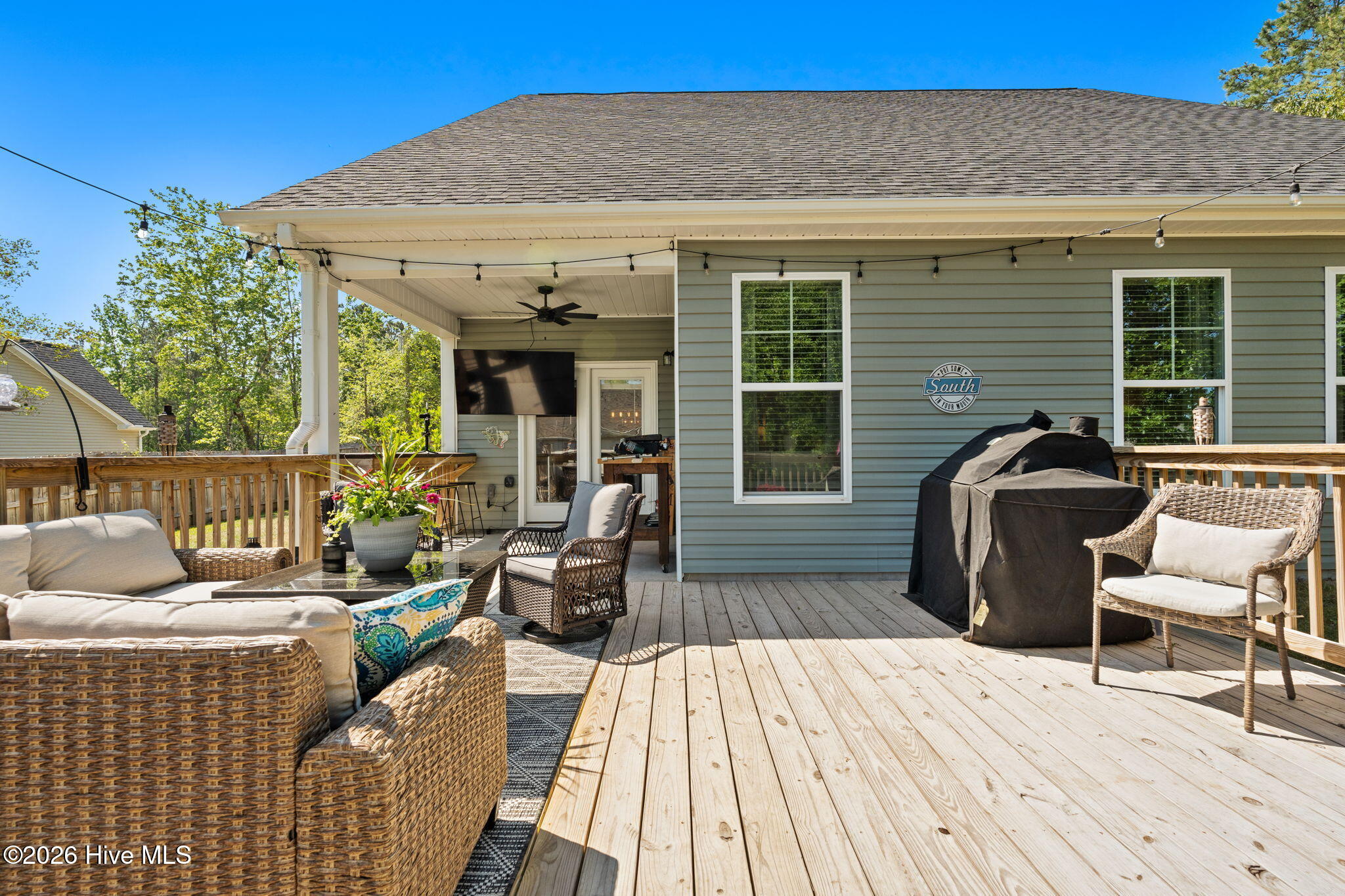 100569601 | Photo 25