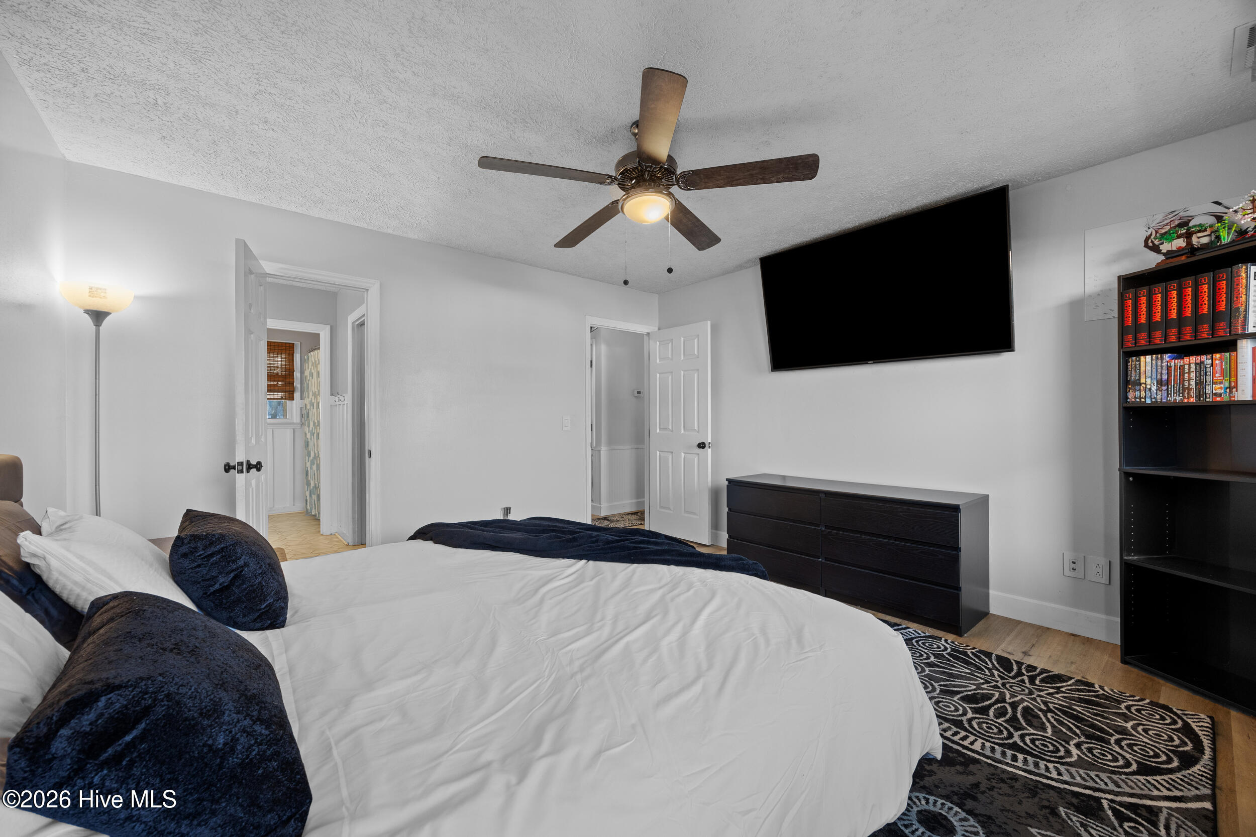 100547989 | Photo 18