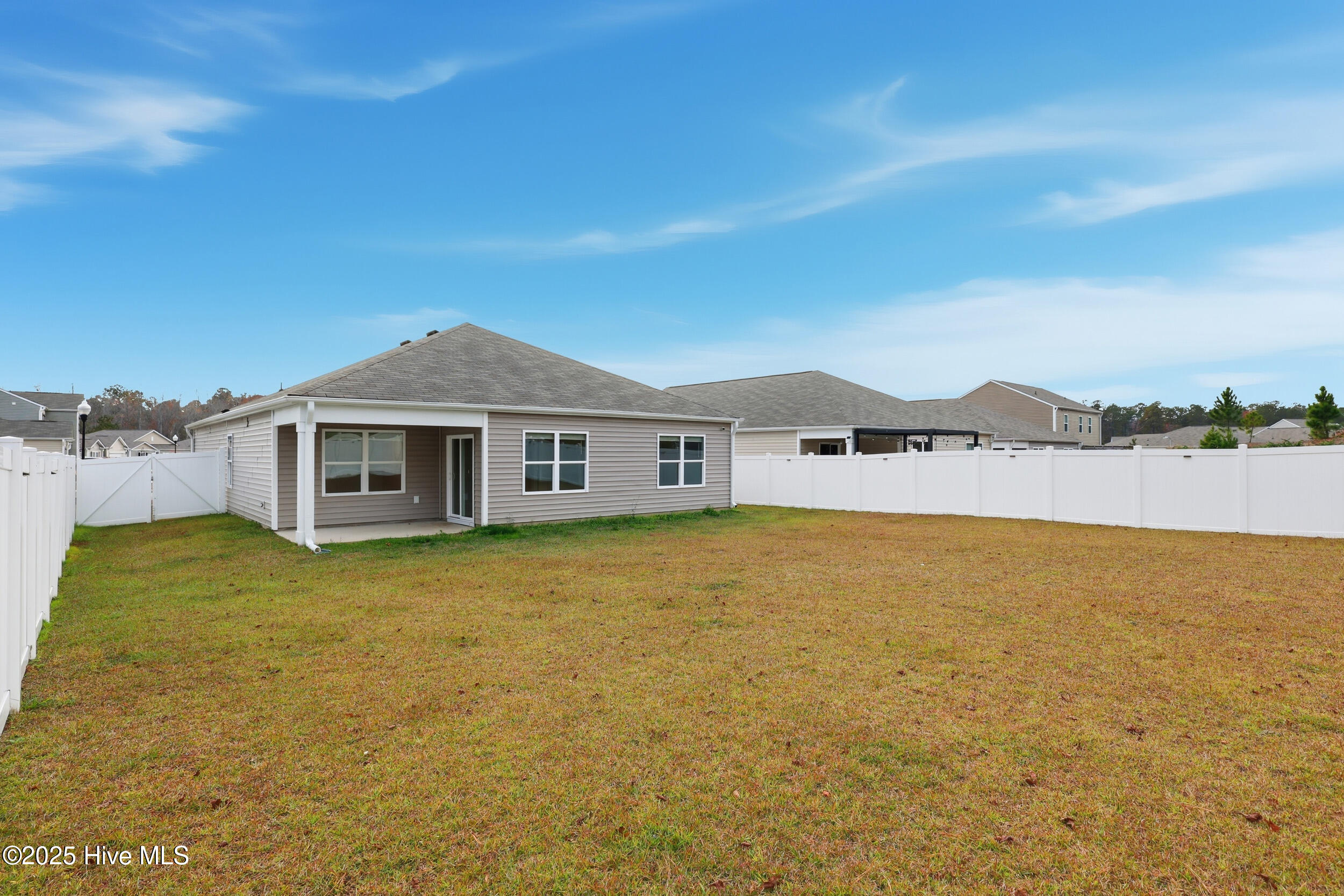 100543027 | Photo 28