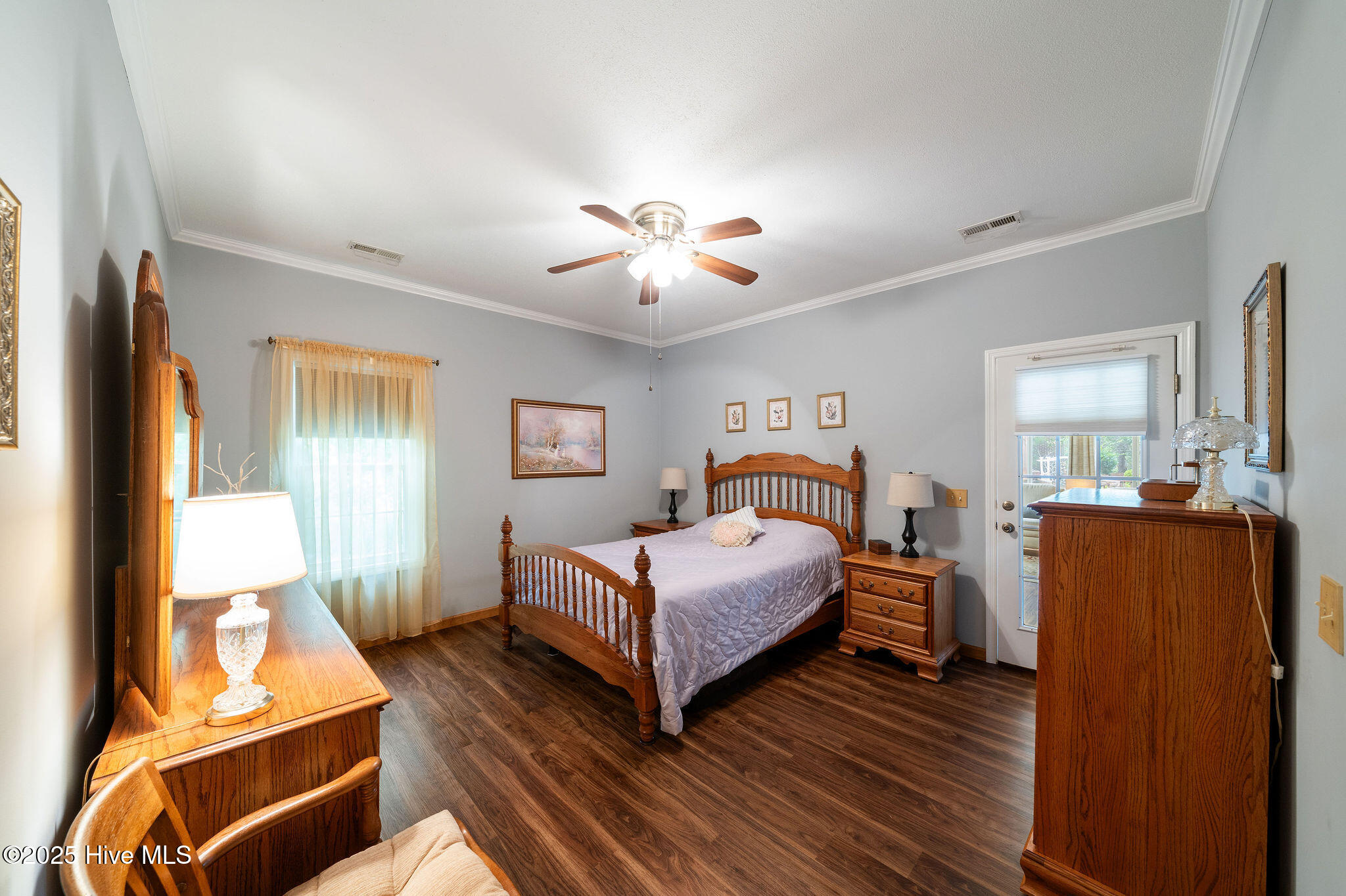 100537327 | Photo 28