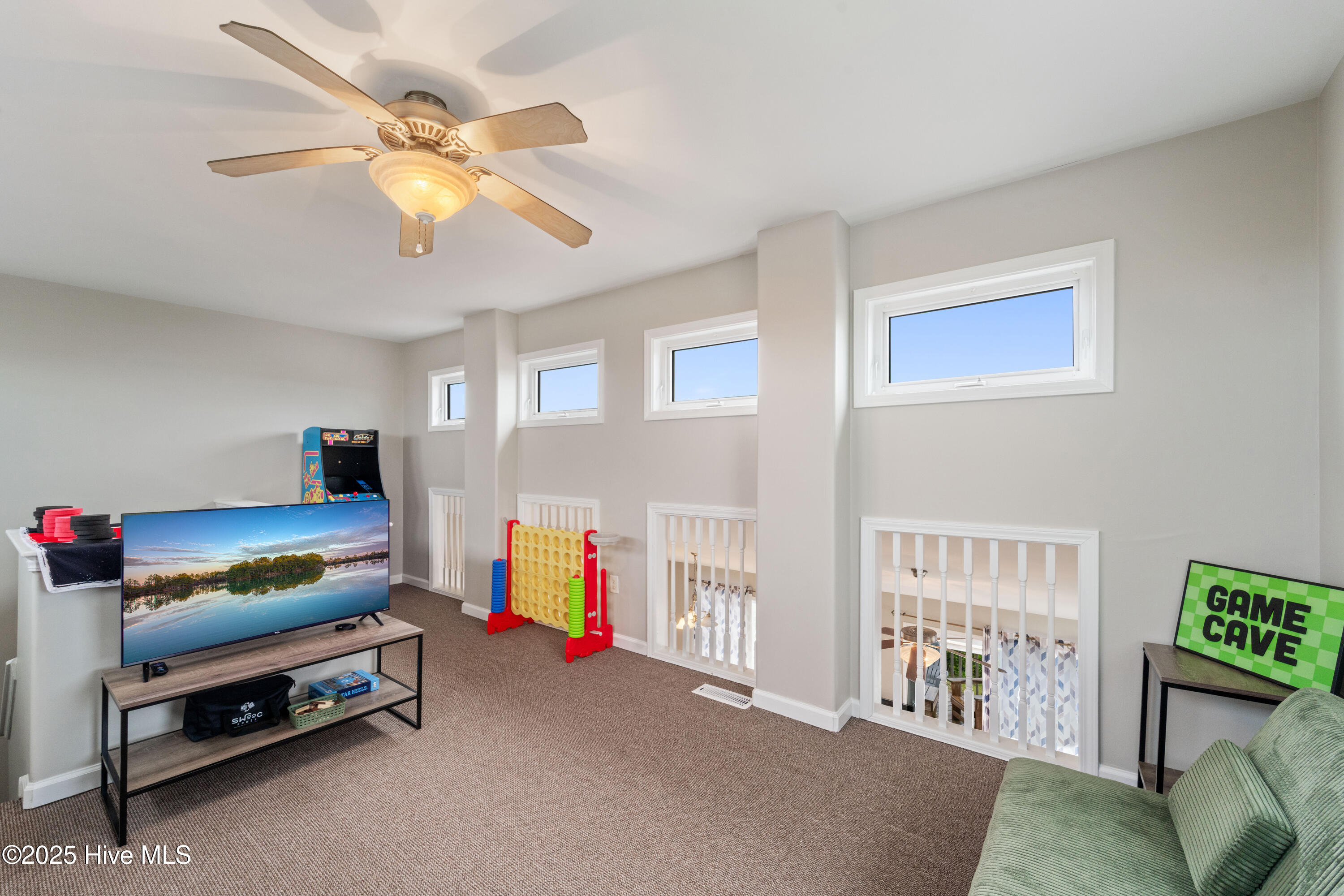 100556675 | Photo 74