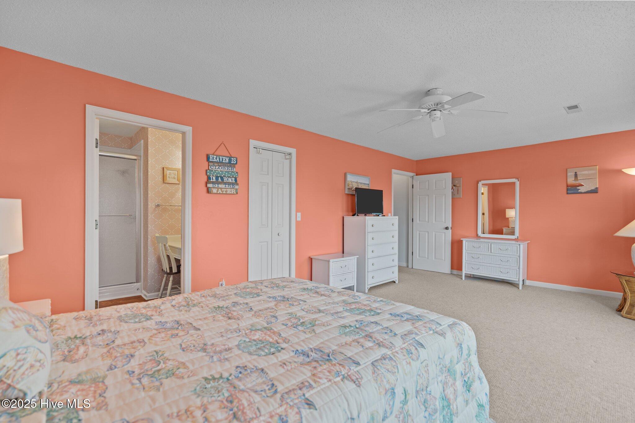 100518077 | Photo 19