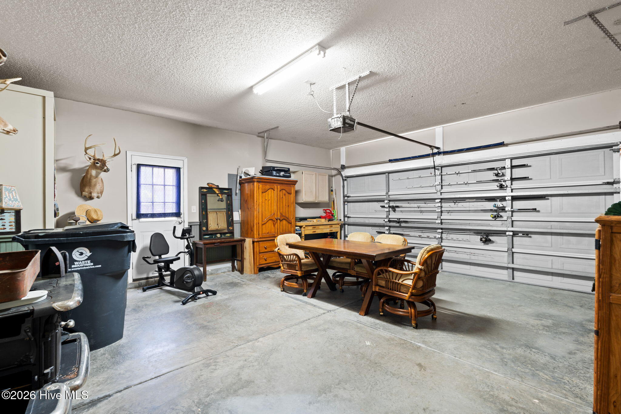 100570375 | Photo 41