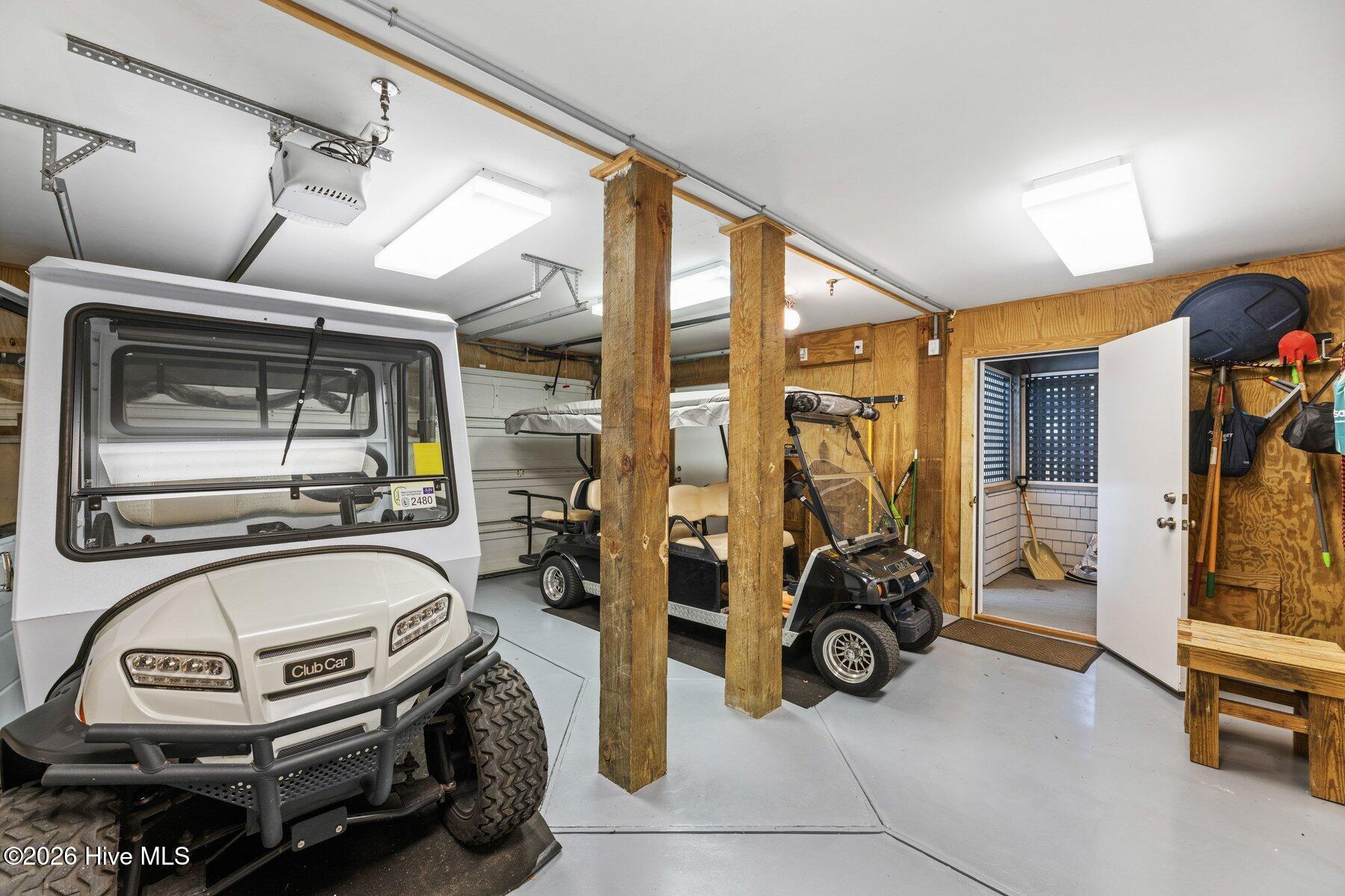 100558974 | Photo 52