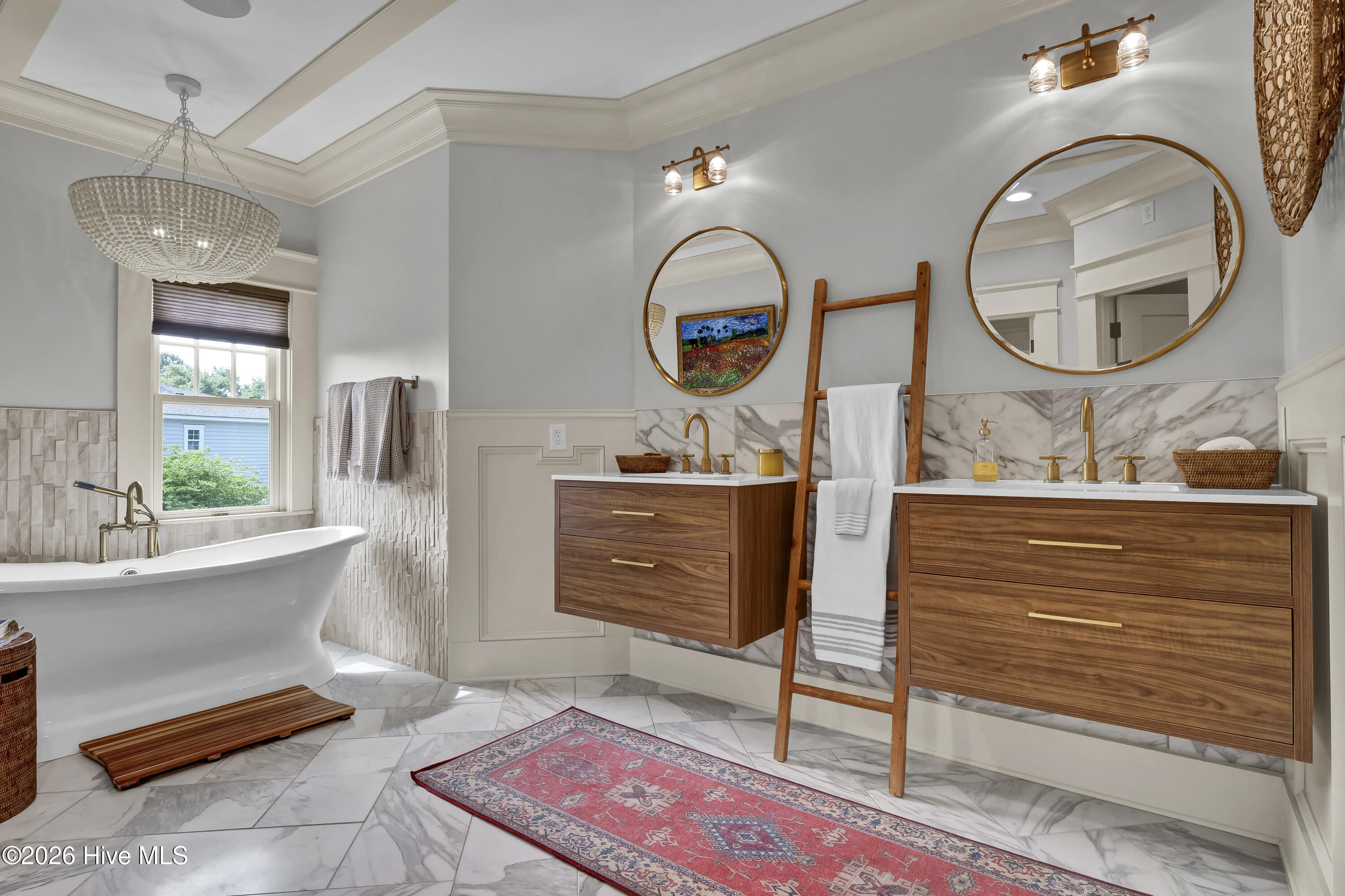 100552686 | Photo 40