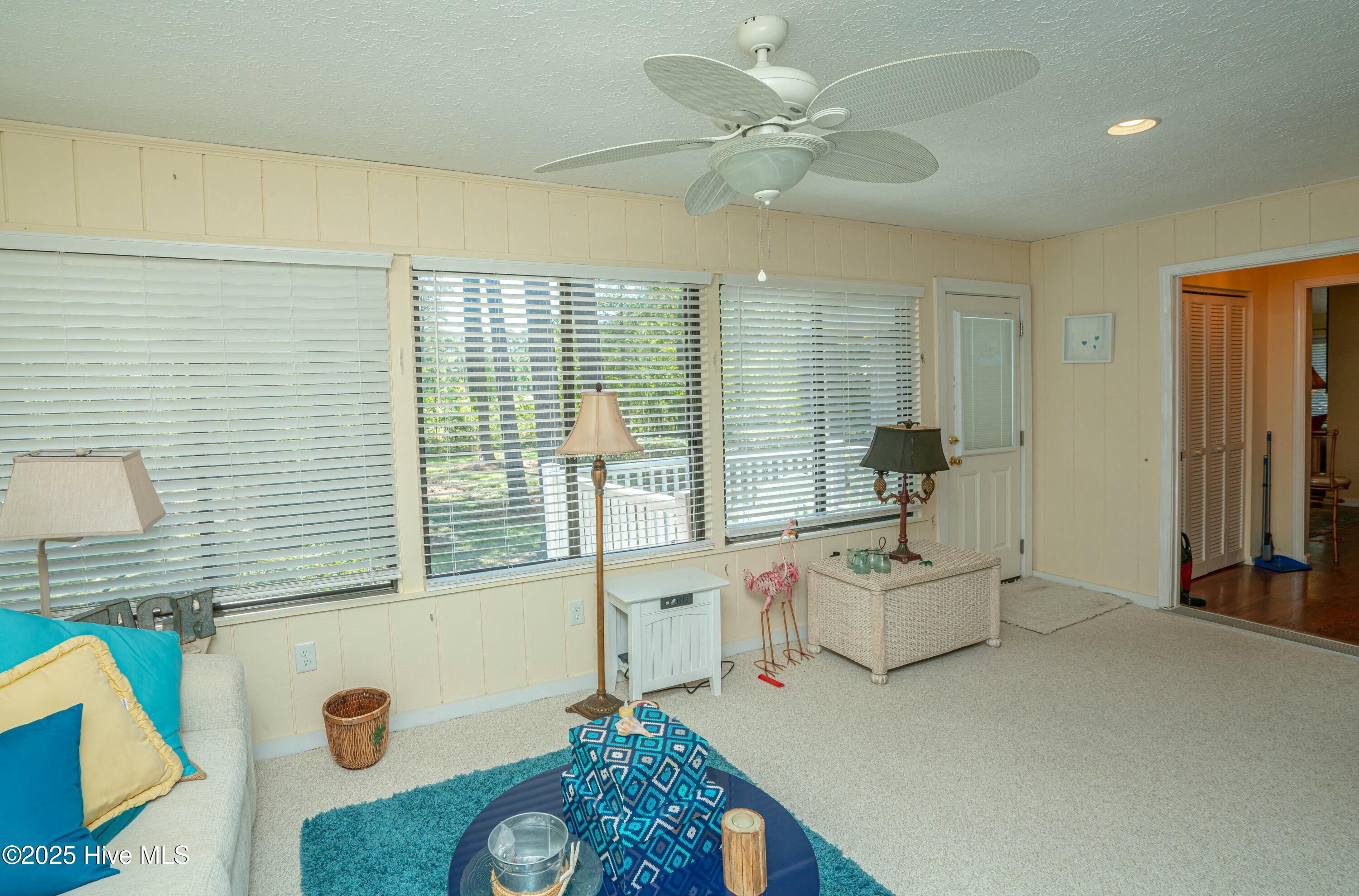 100502250 | Photo 21