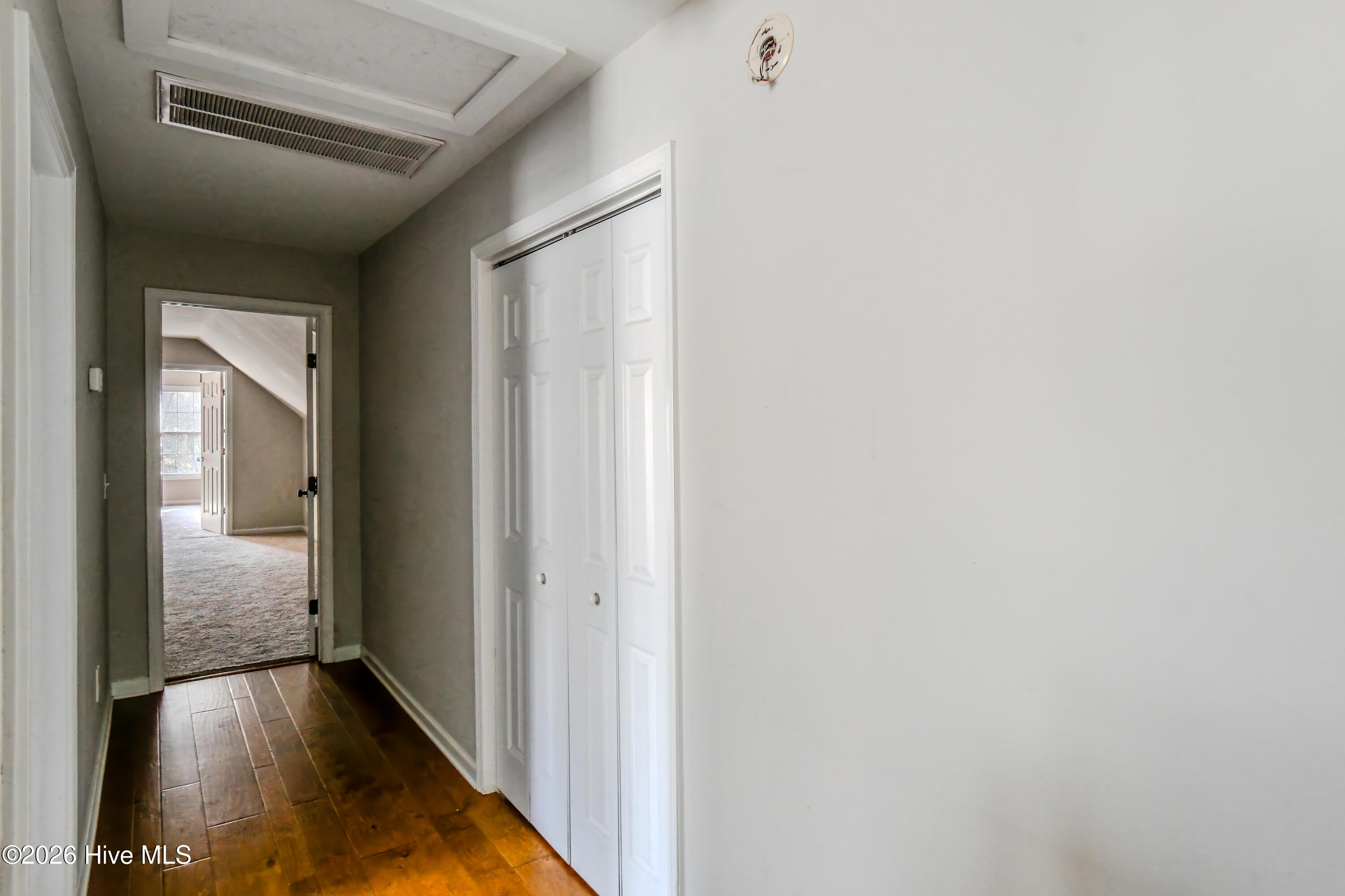 100547567 | Photo 33