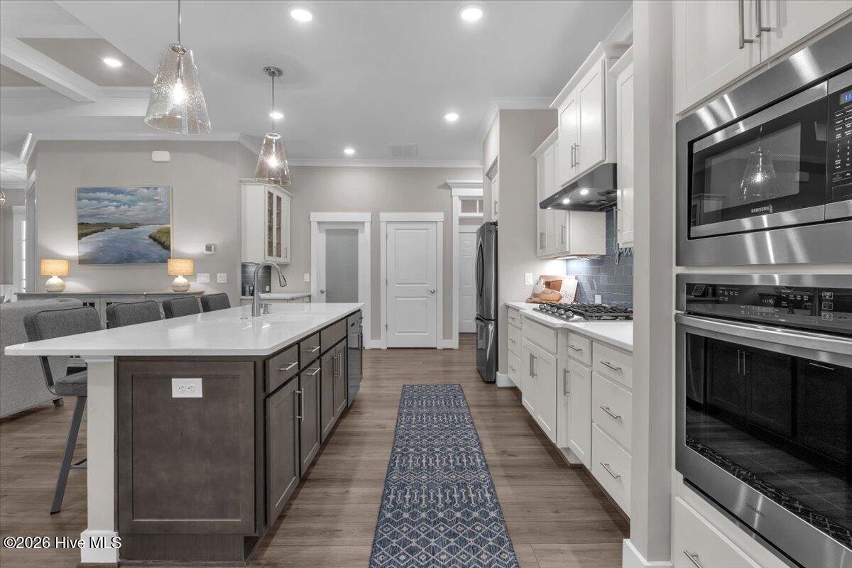 100558709 | Photo 21