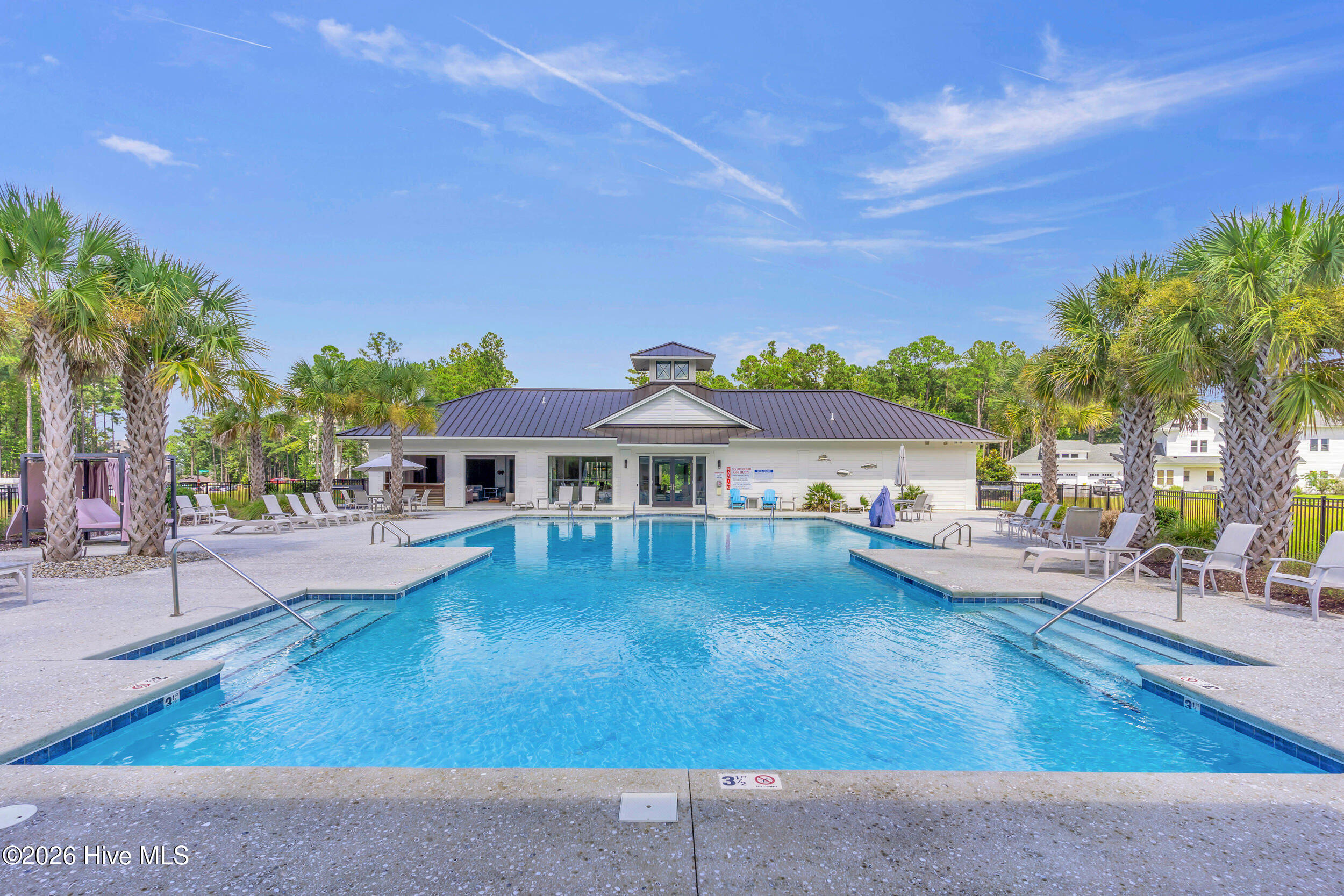 100562614 | Photo 35