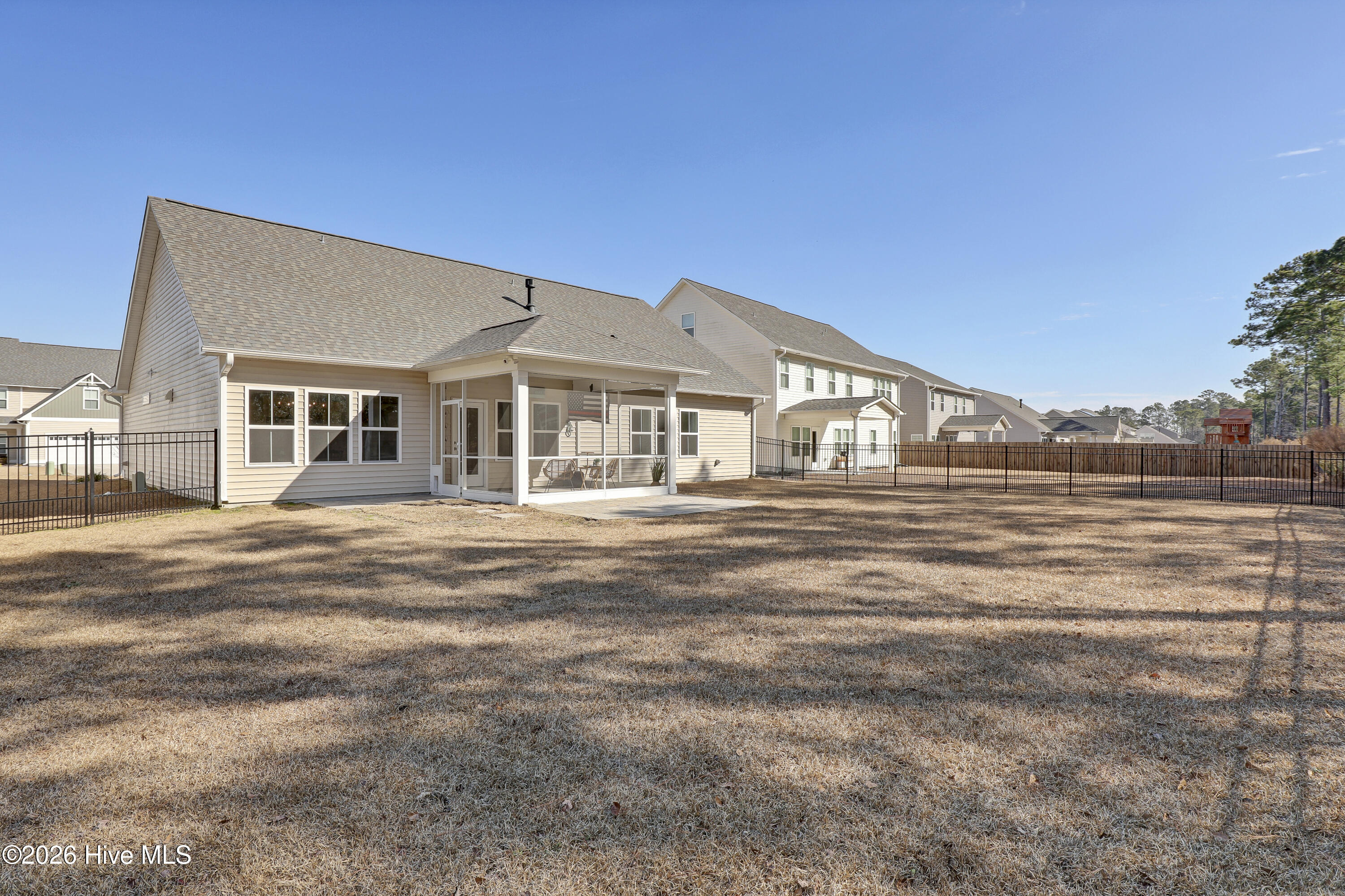 100550923 | Photo 28