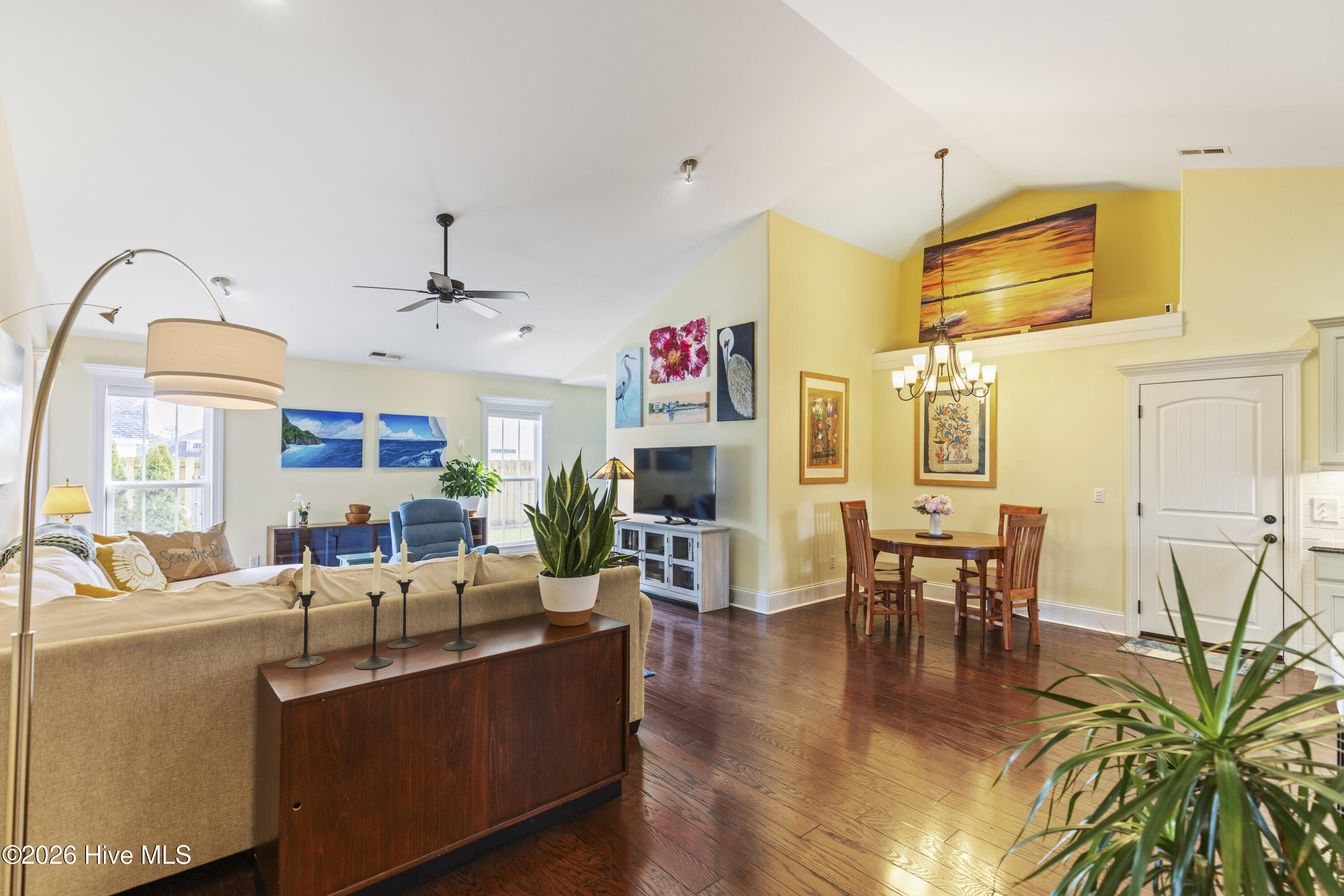 100551829 | Photo 20