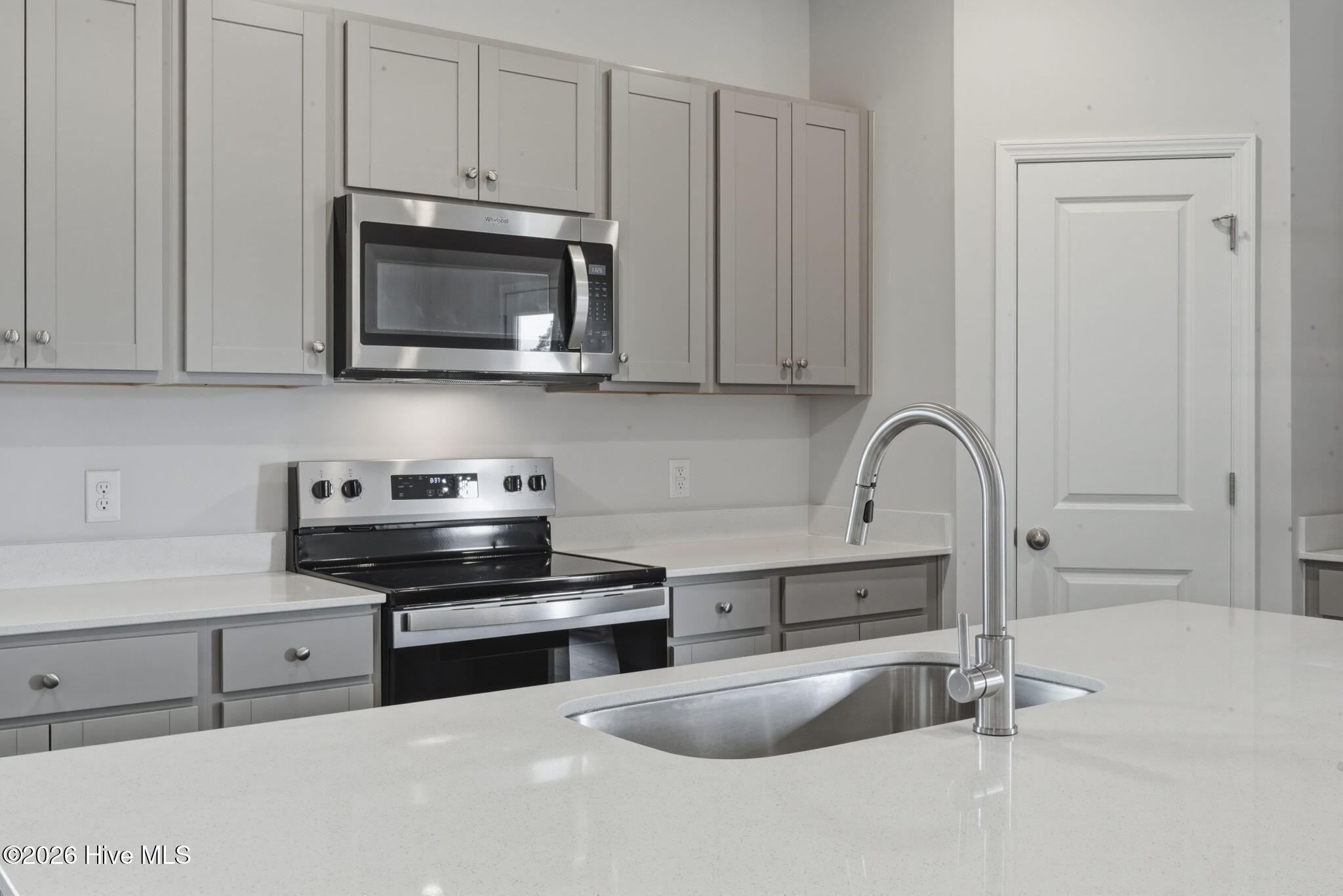 100532613 | Photo 29