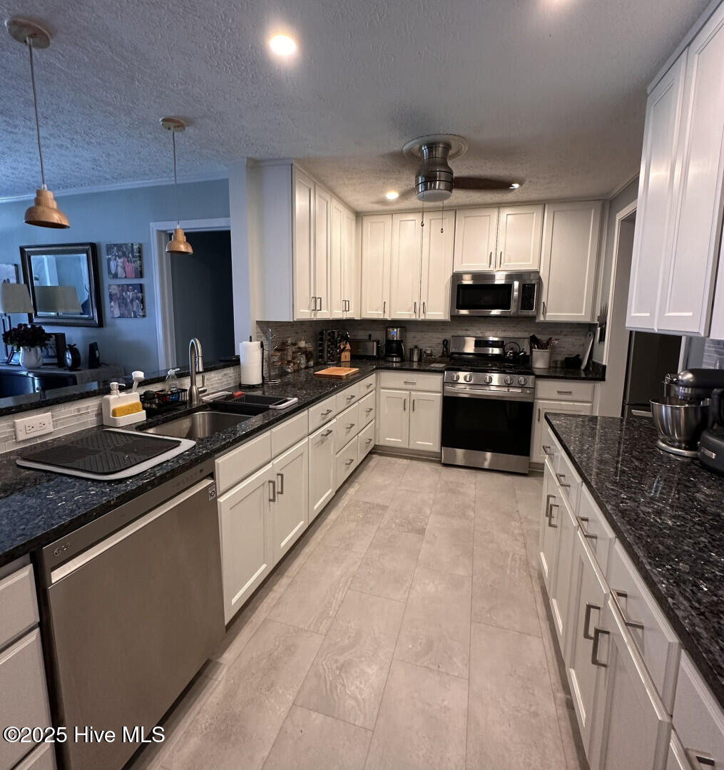 915 Midland Drive, Wilmington, NC 28412 – photo 6: 915MidlandDr_59830_6
