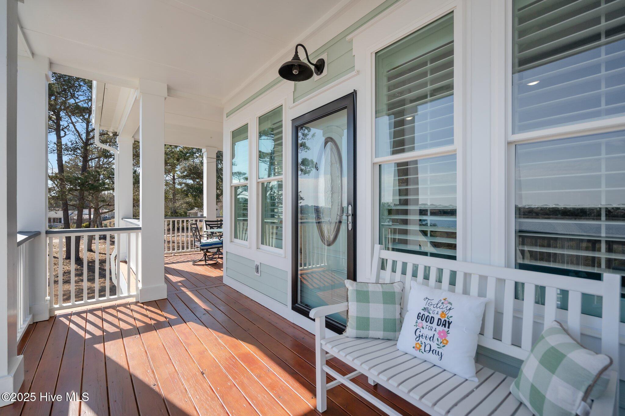 100532890 | Photo 10