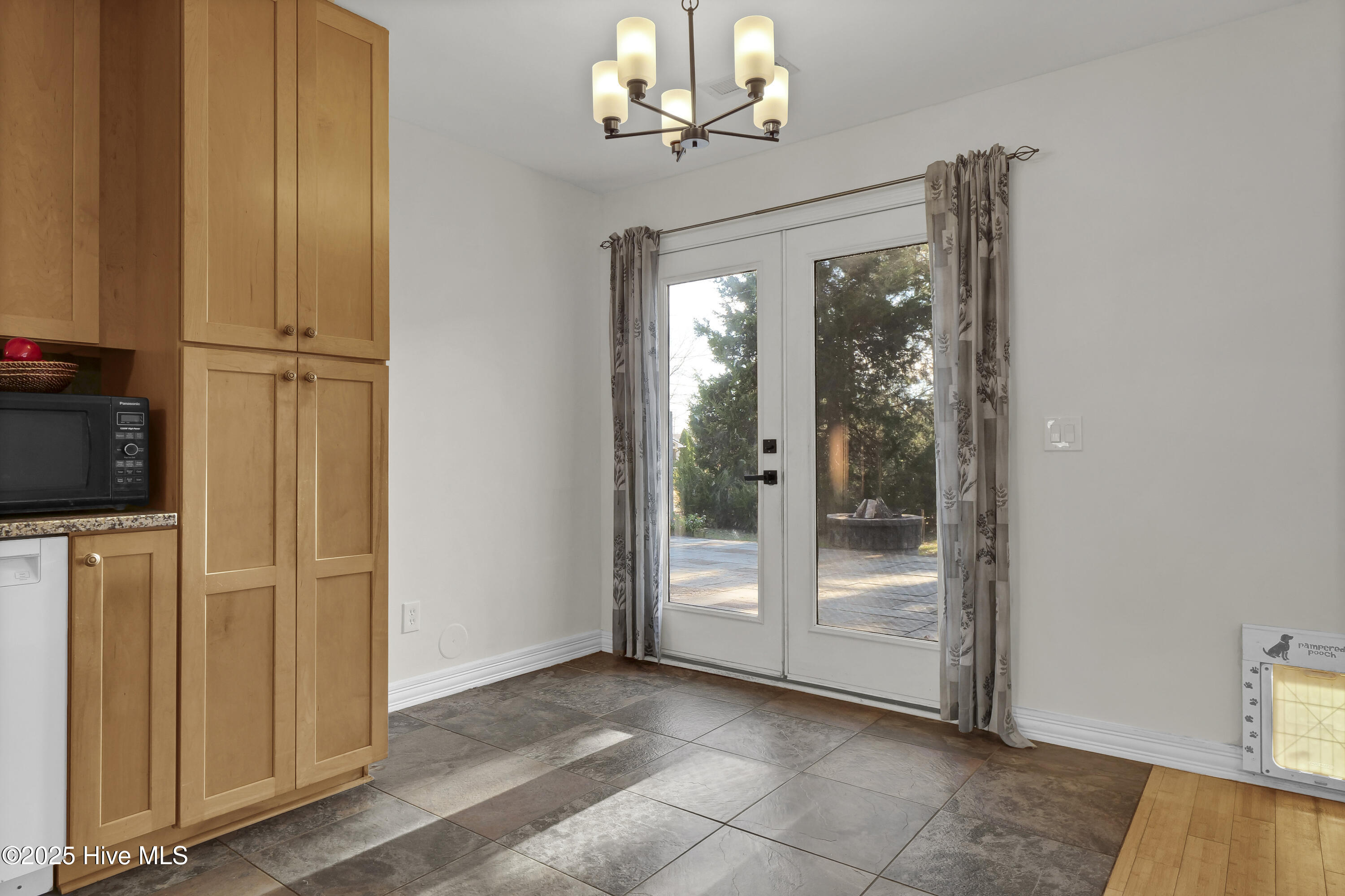 100543465 | Photo 10