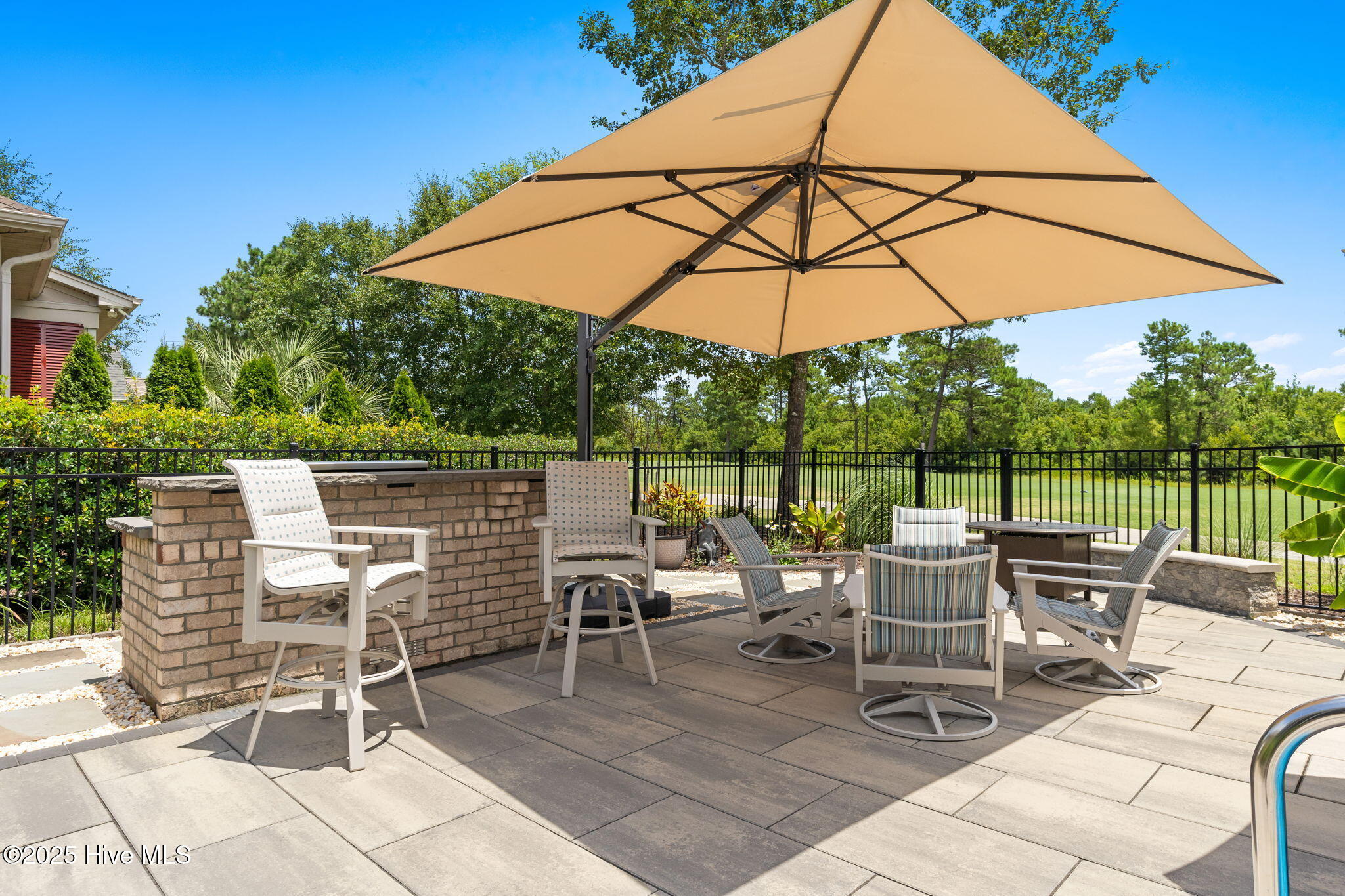 100553022 | Photo 21