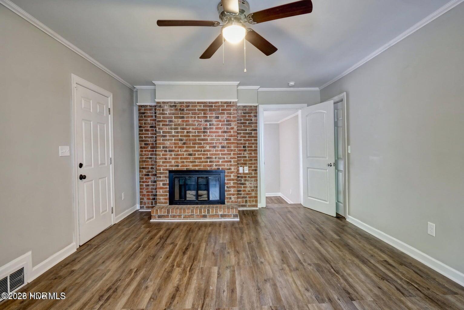 100556867 | Photo 16