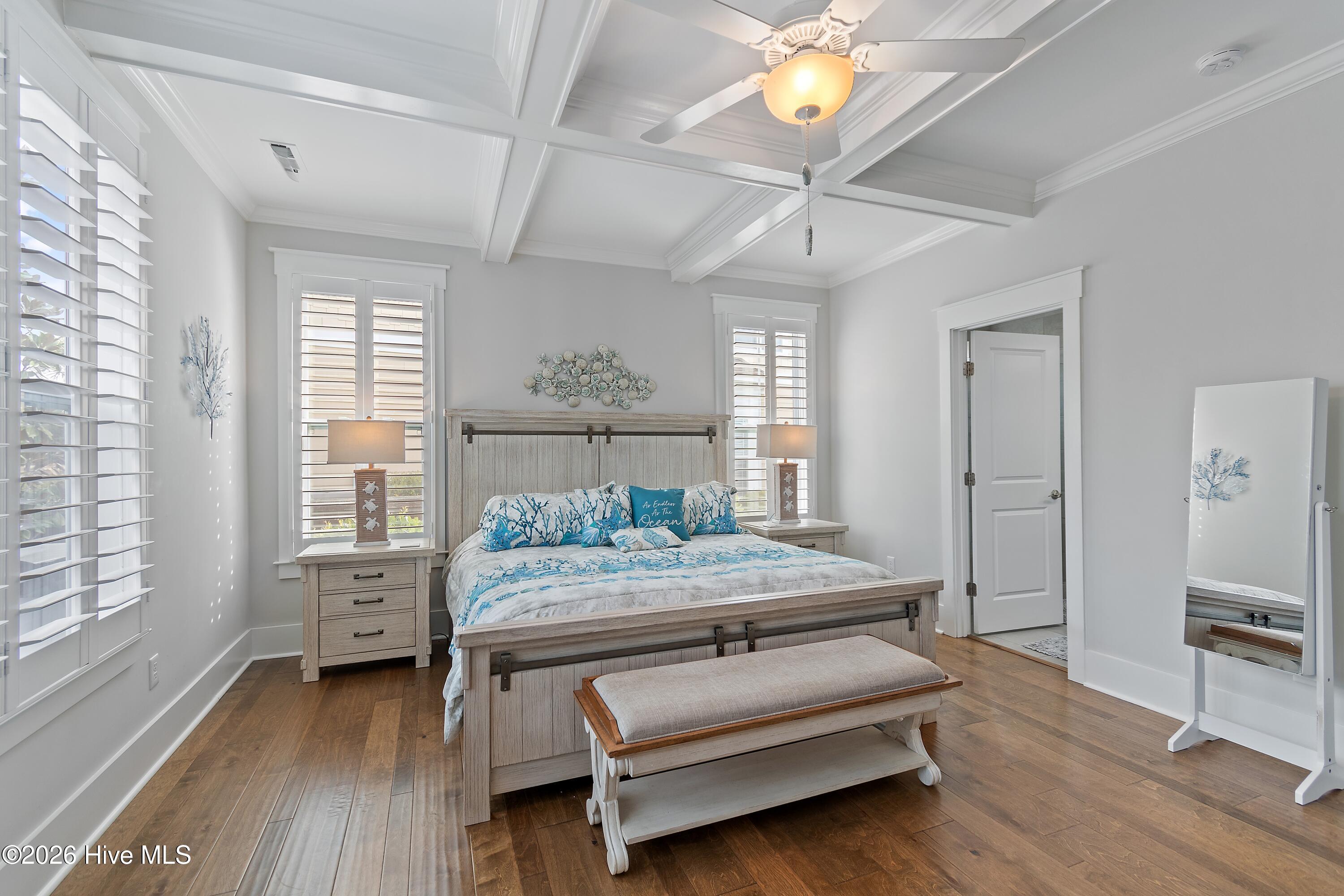 100561282 | Photo 30