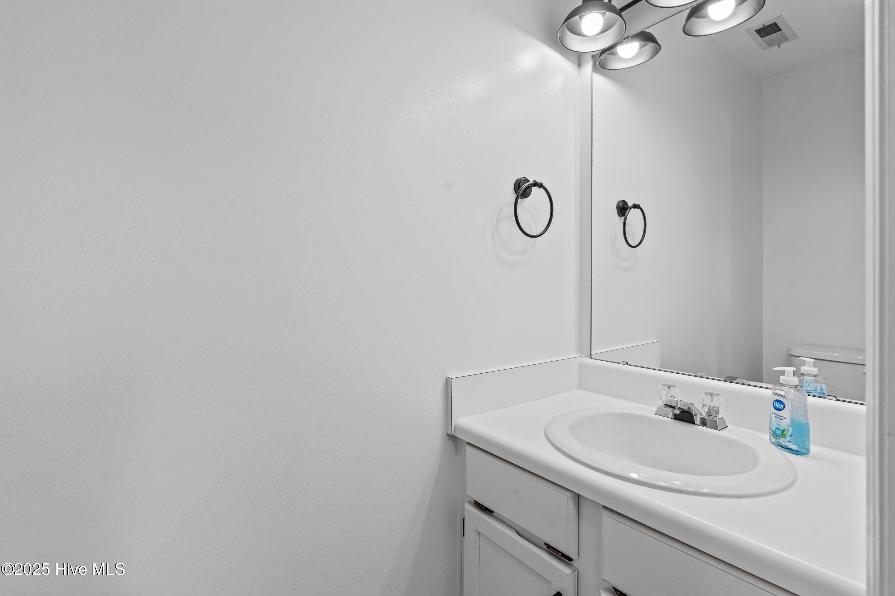6603 Whinbrel Court, Wilmington, NC 28409 – photo 20: 020-6603WhimbrelCourt-Wilmington-NC-2840