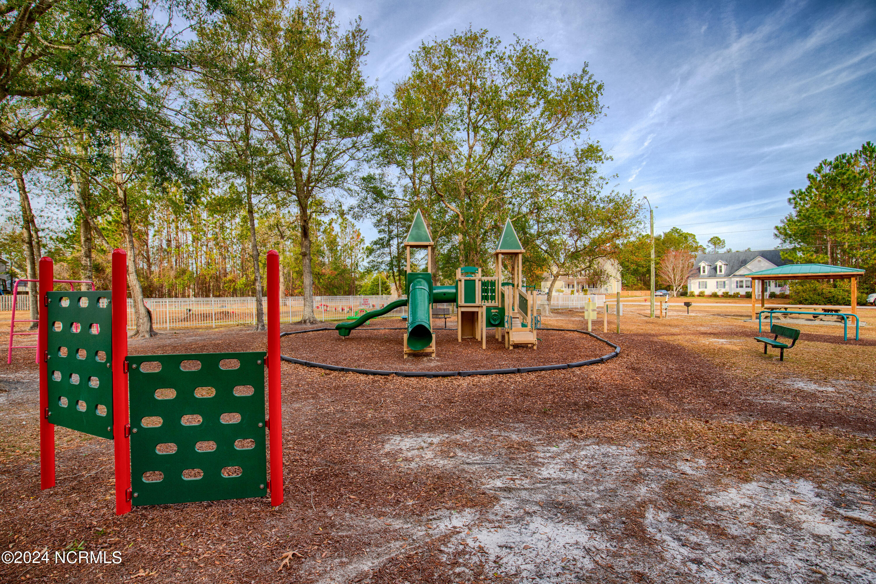 100559086 | Photo 55