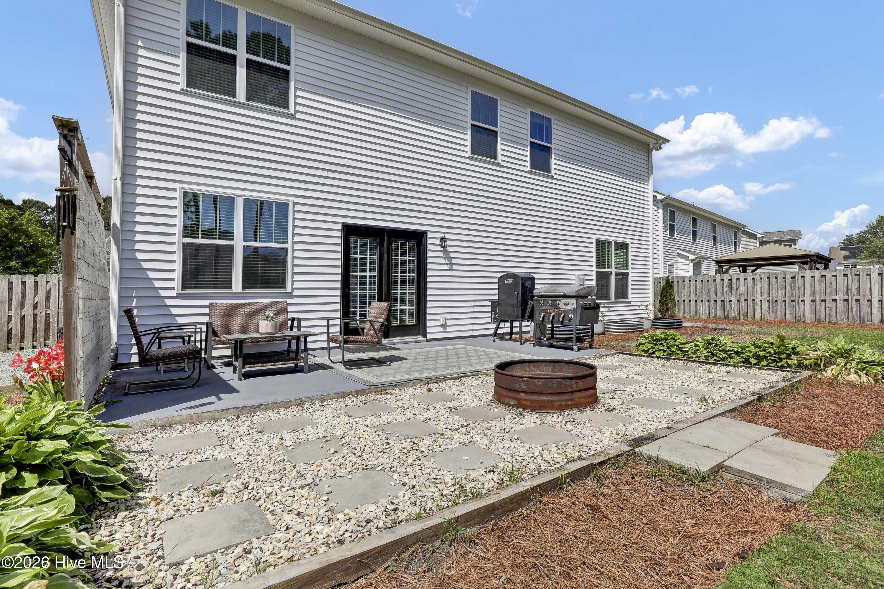 100569248 | Photo 45