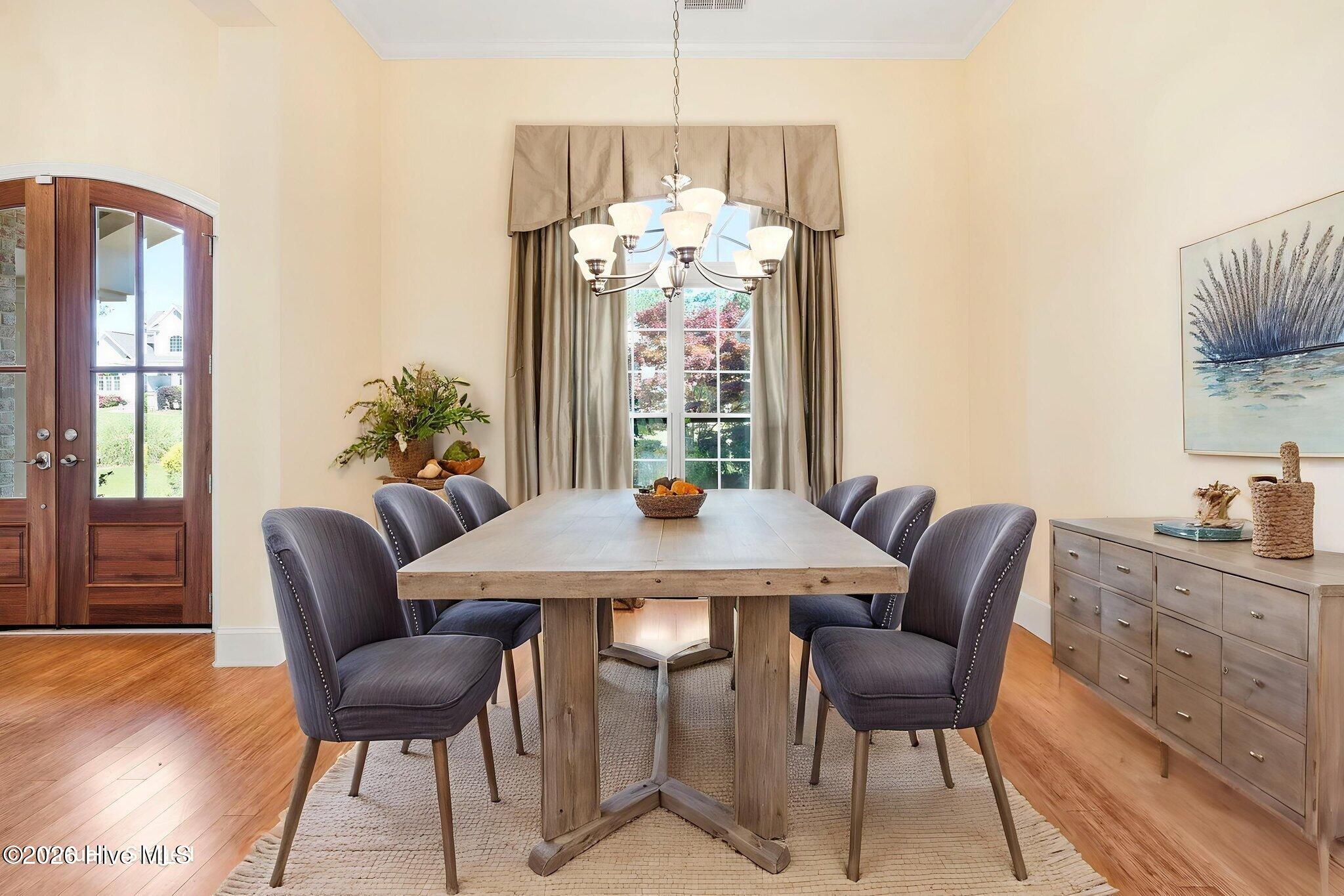 100568183 | Photo 12