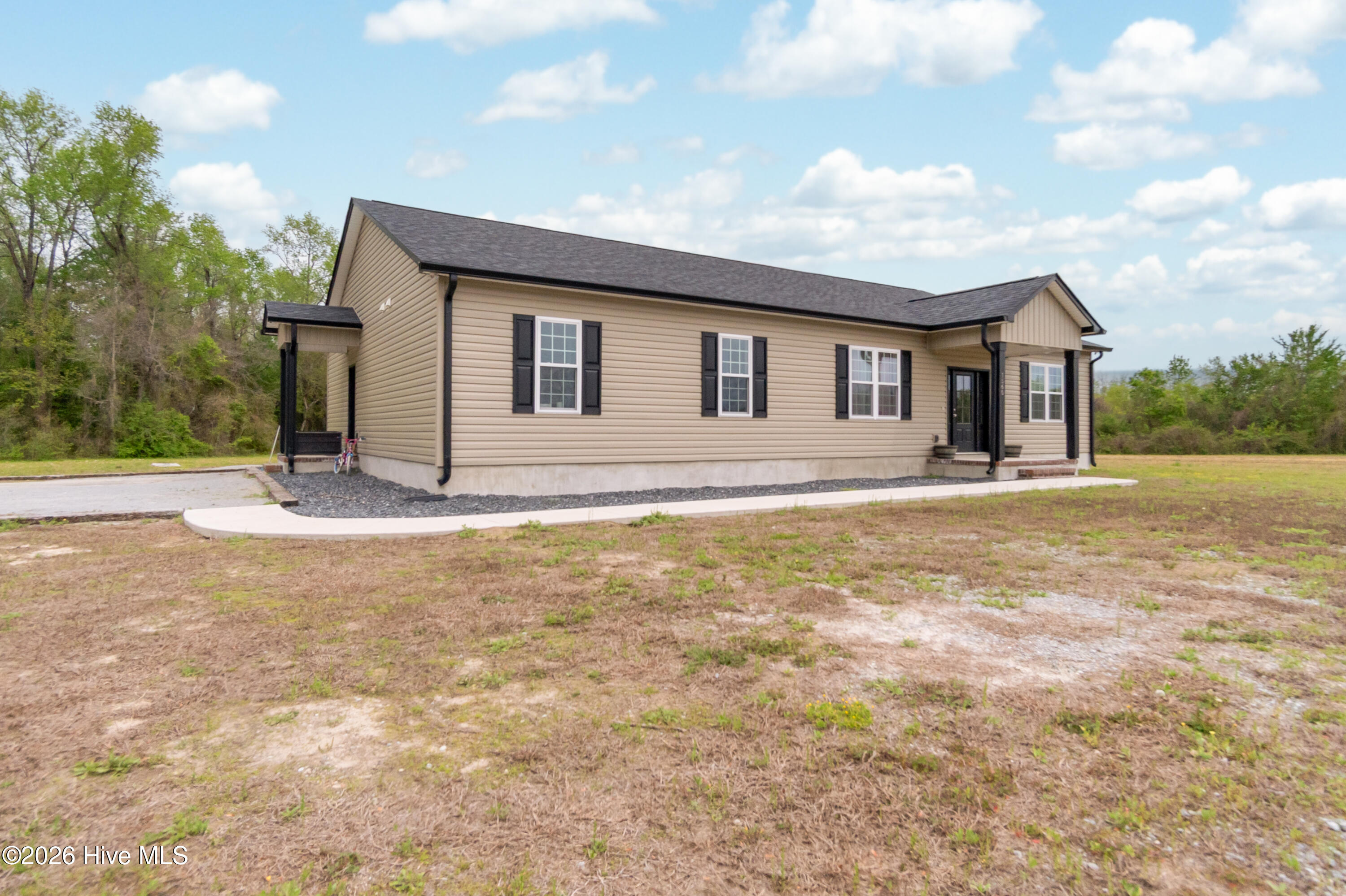 1560 White Oak River Road,Maysville