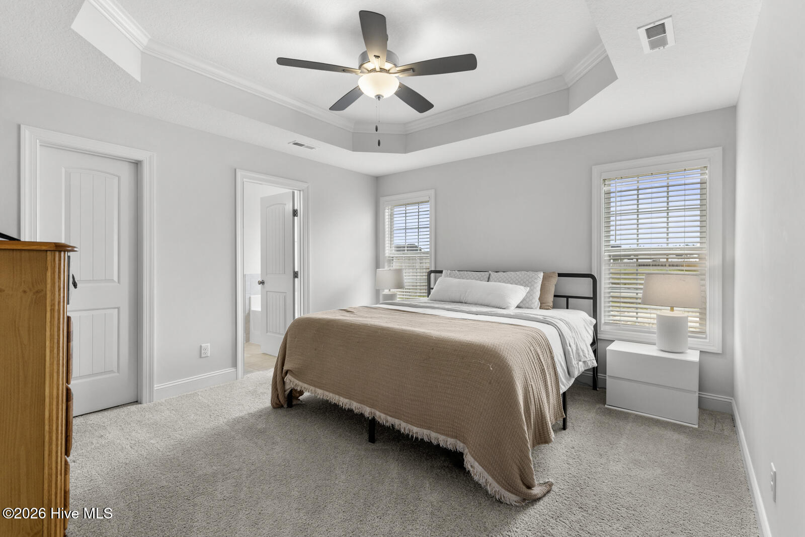 100563799 | Photo 14