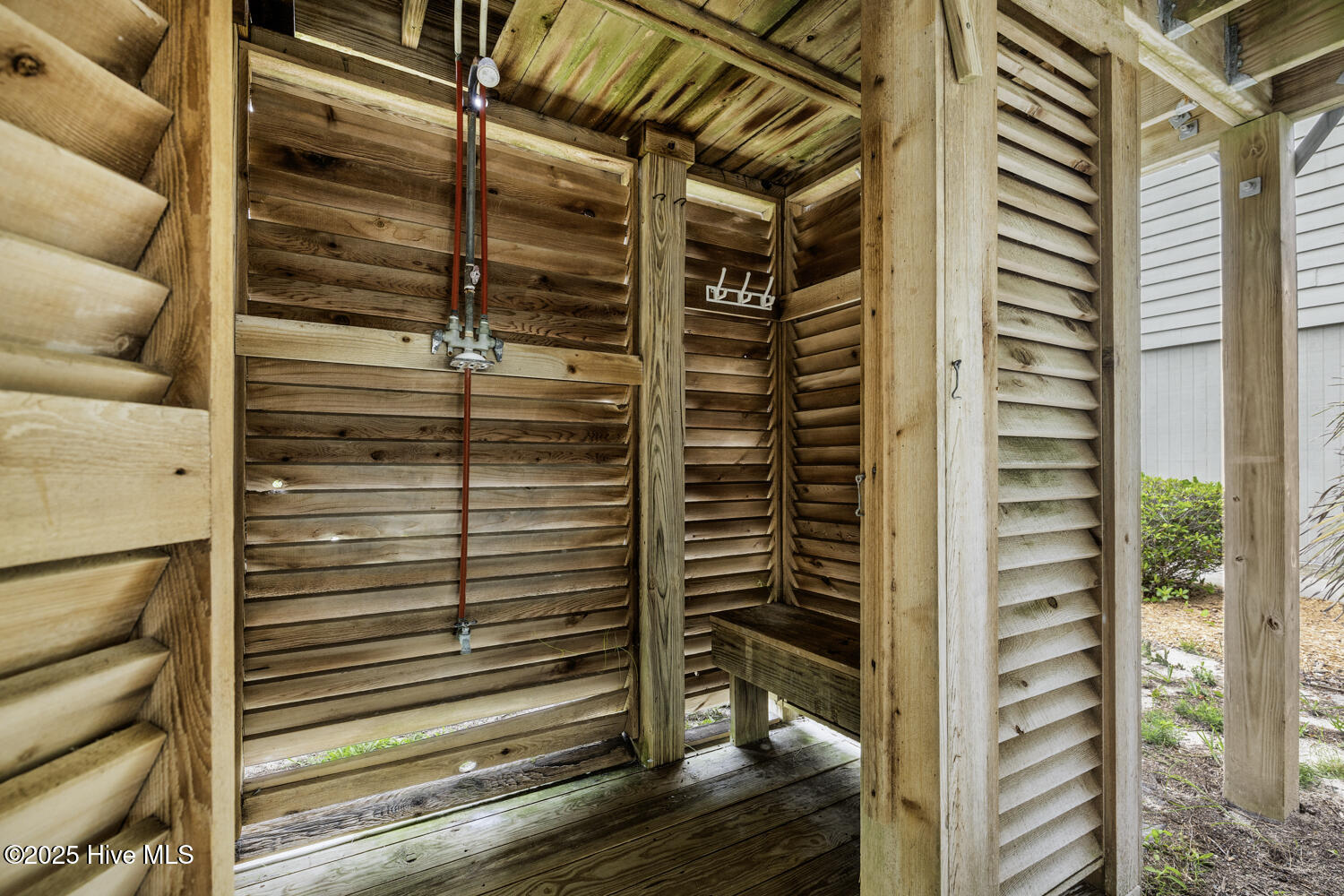 100525071 | Photo 33