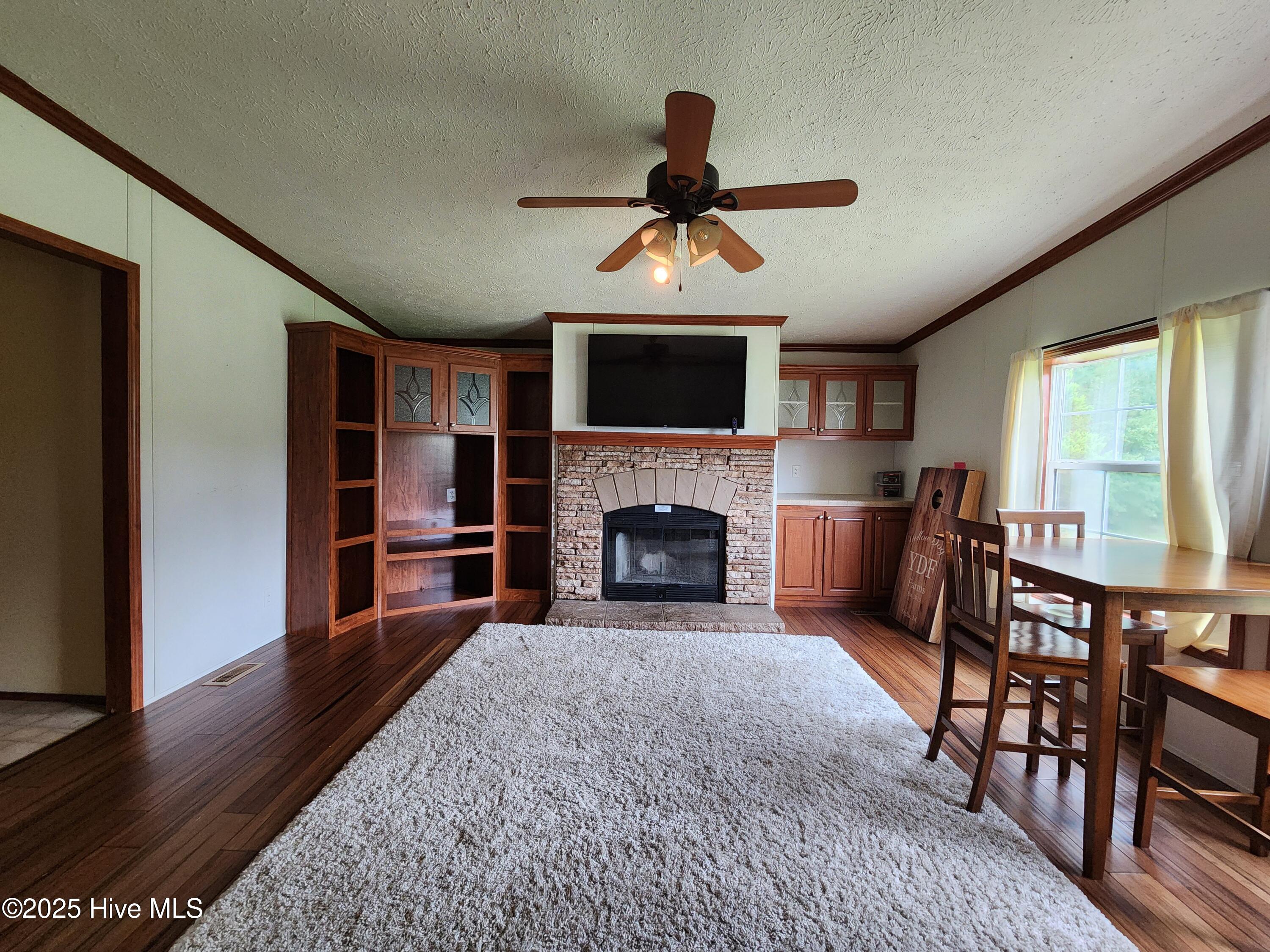 100529559 | Photo 28