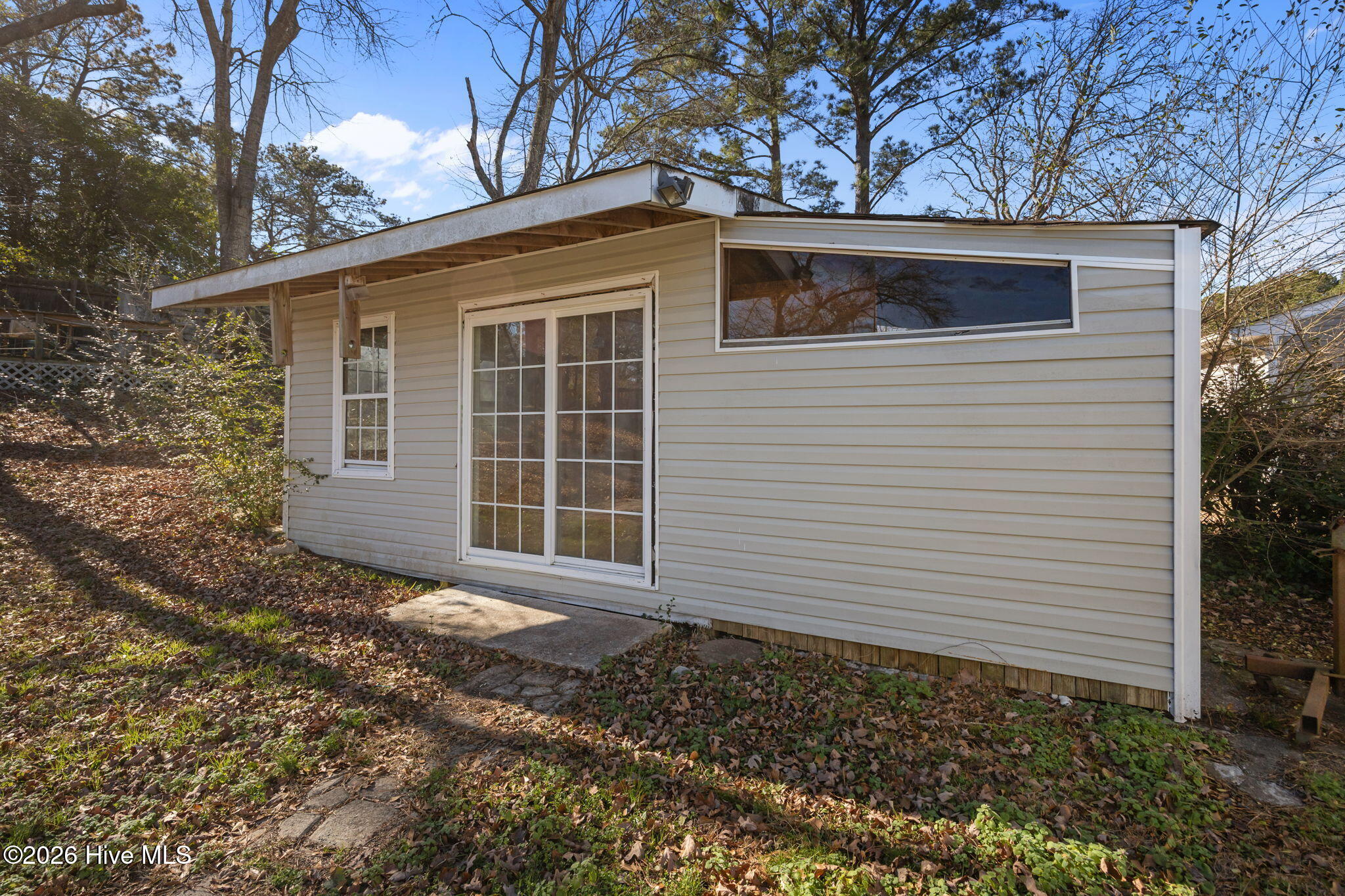 100549992 | Photo 40