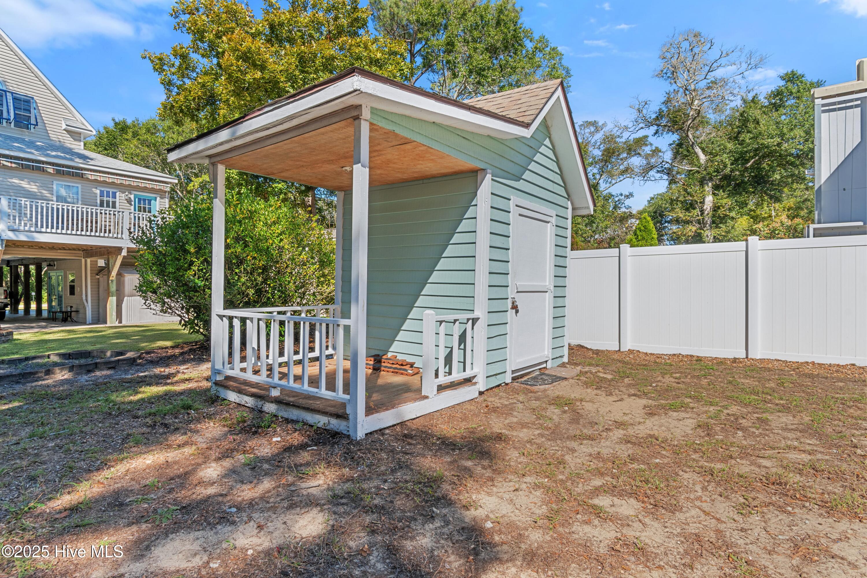 100537849 | Photo 35