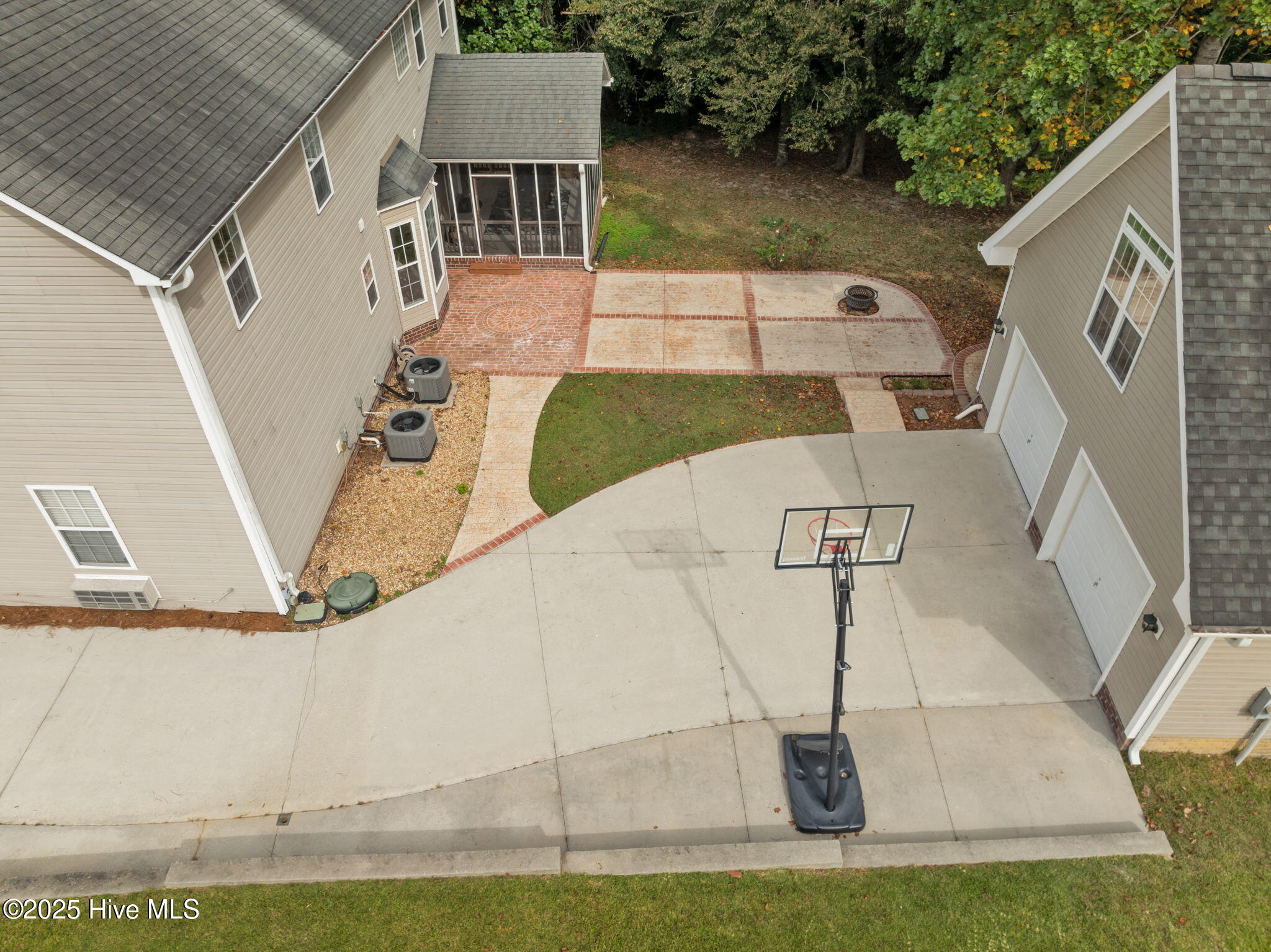 Homes for sale in Jacksonville, NC | 403 Country Club Dr, Jacksonville, NC 28546 | MLS# 100540285