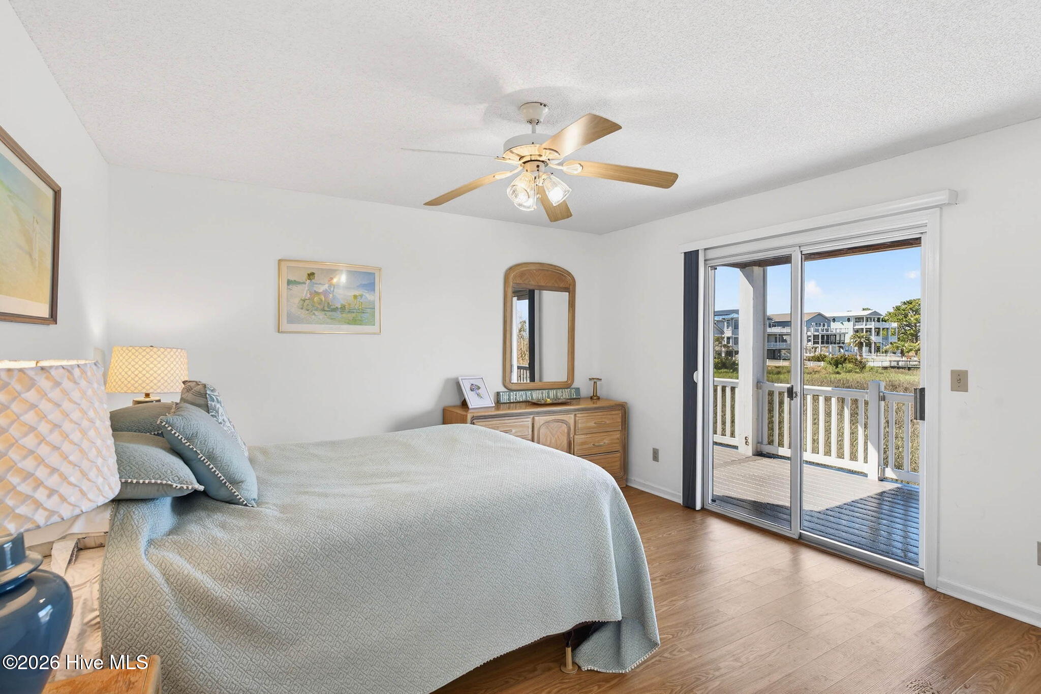 100564703 | Photo 16