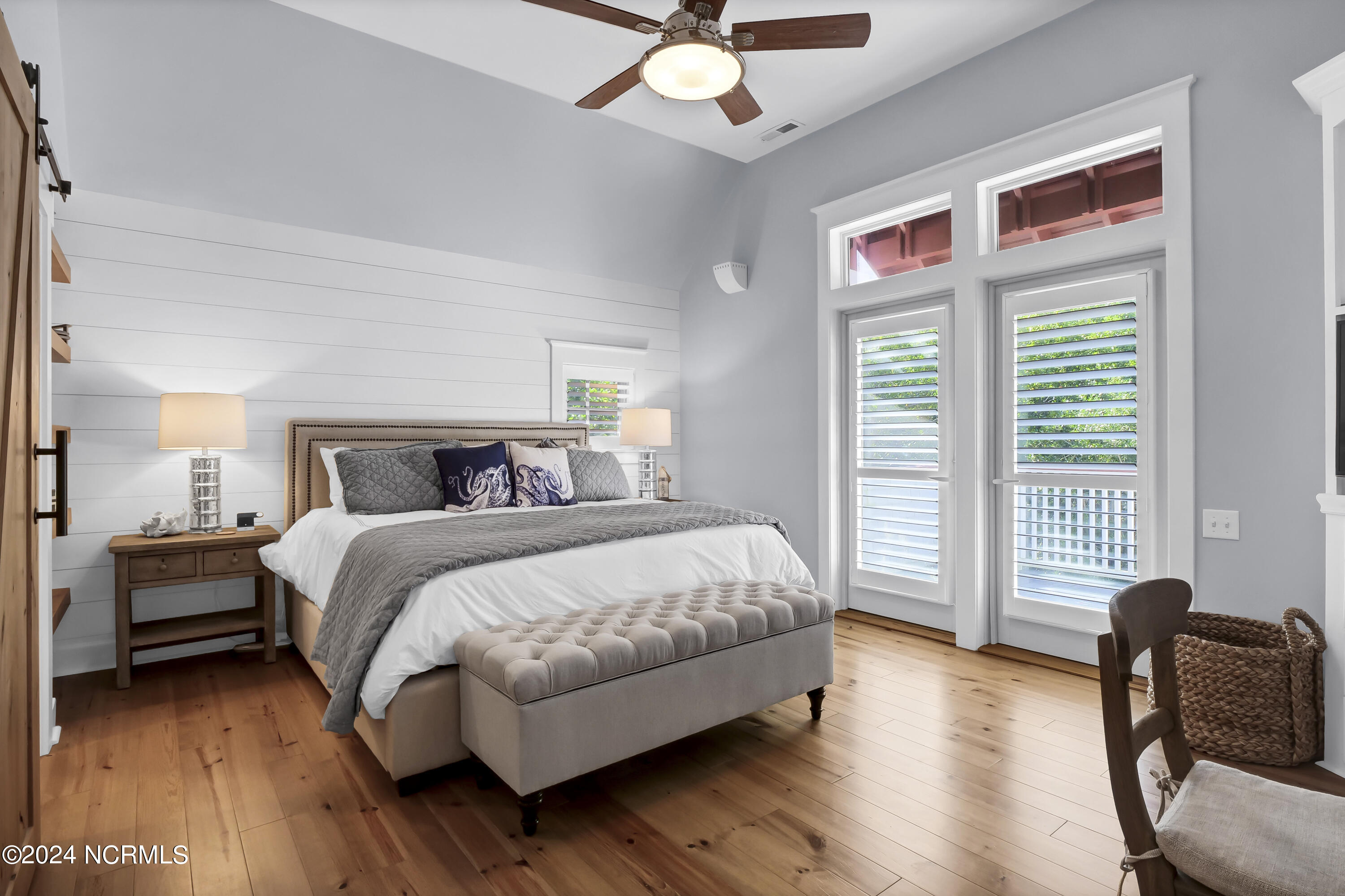 100468898 | Photo 24