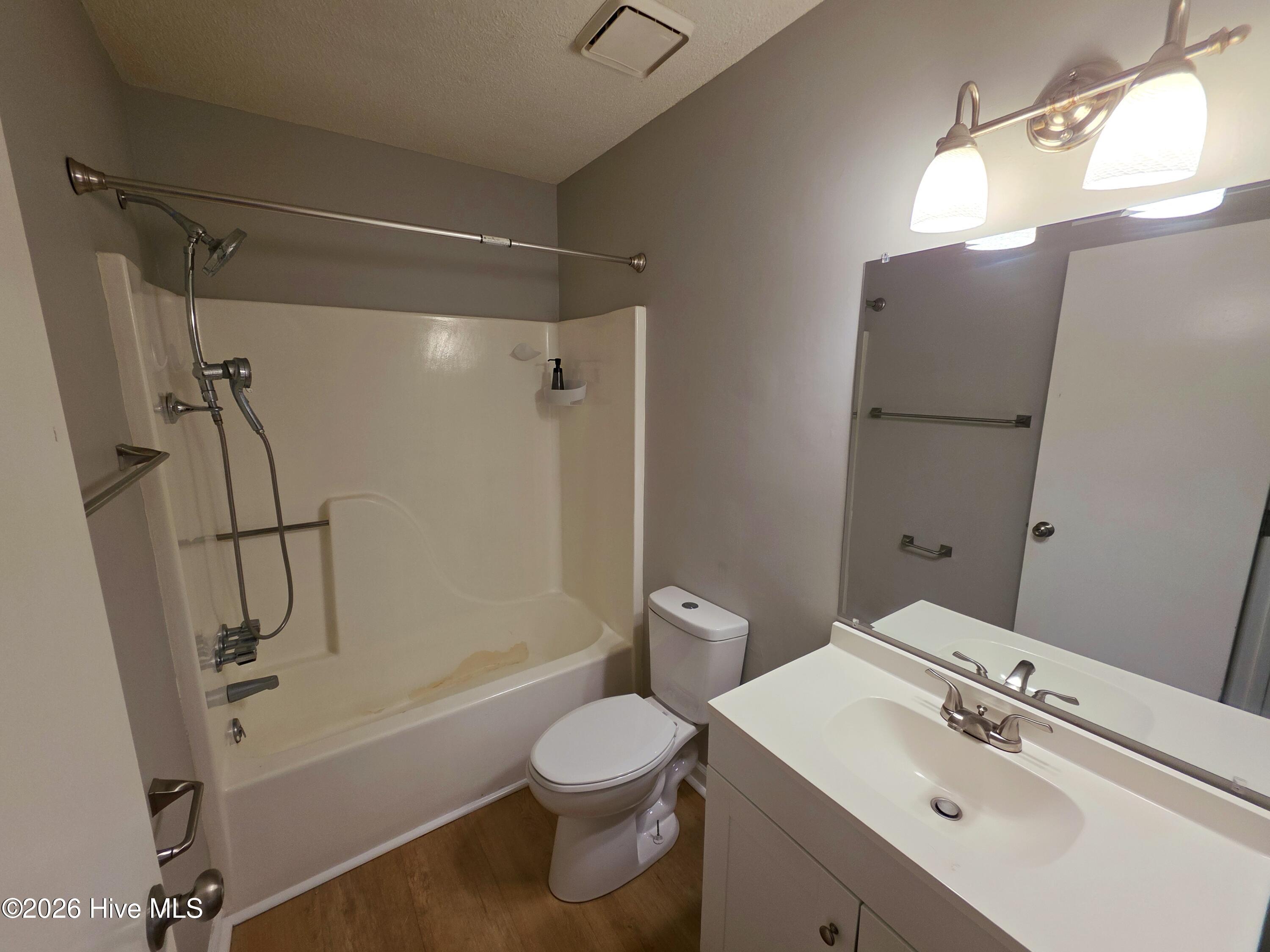 100560805 | Photo 12