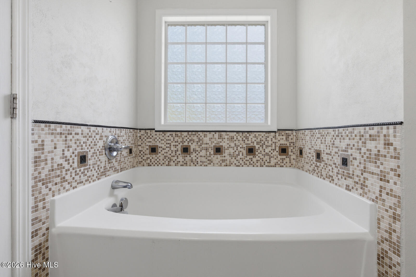 100568997 | Photo 30