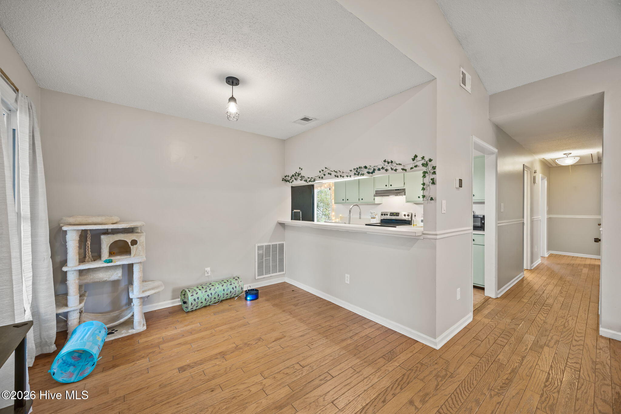 100559460 | Photo 10