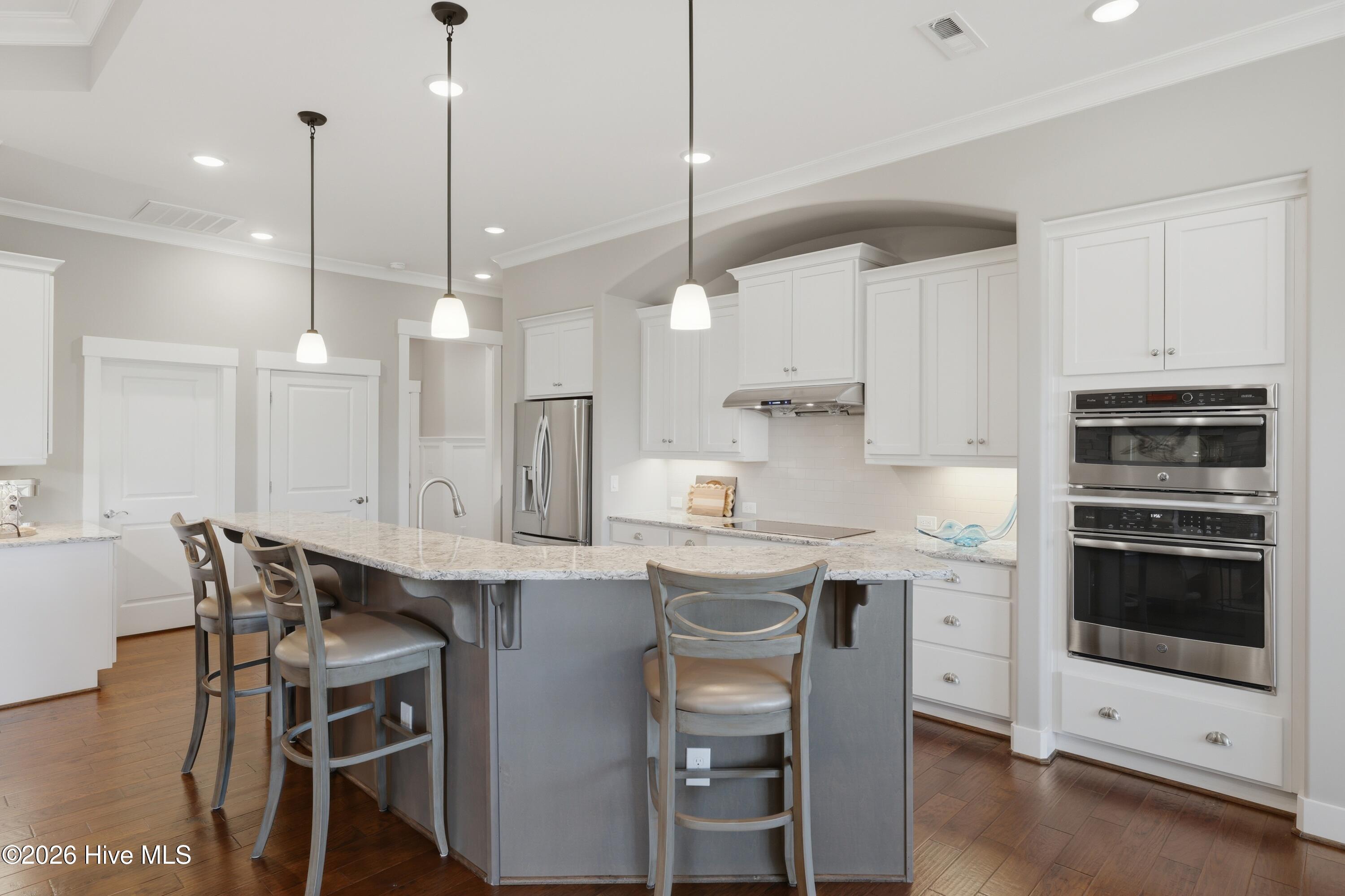 100569596 | Photo 16