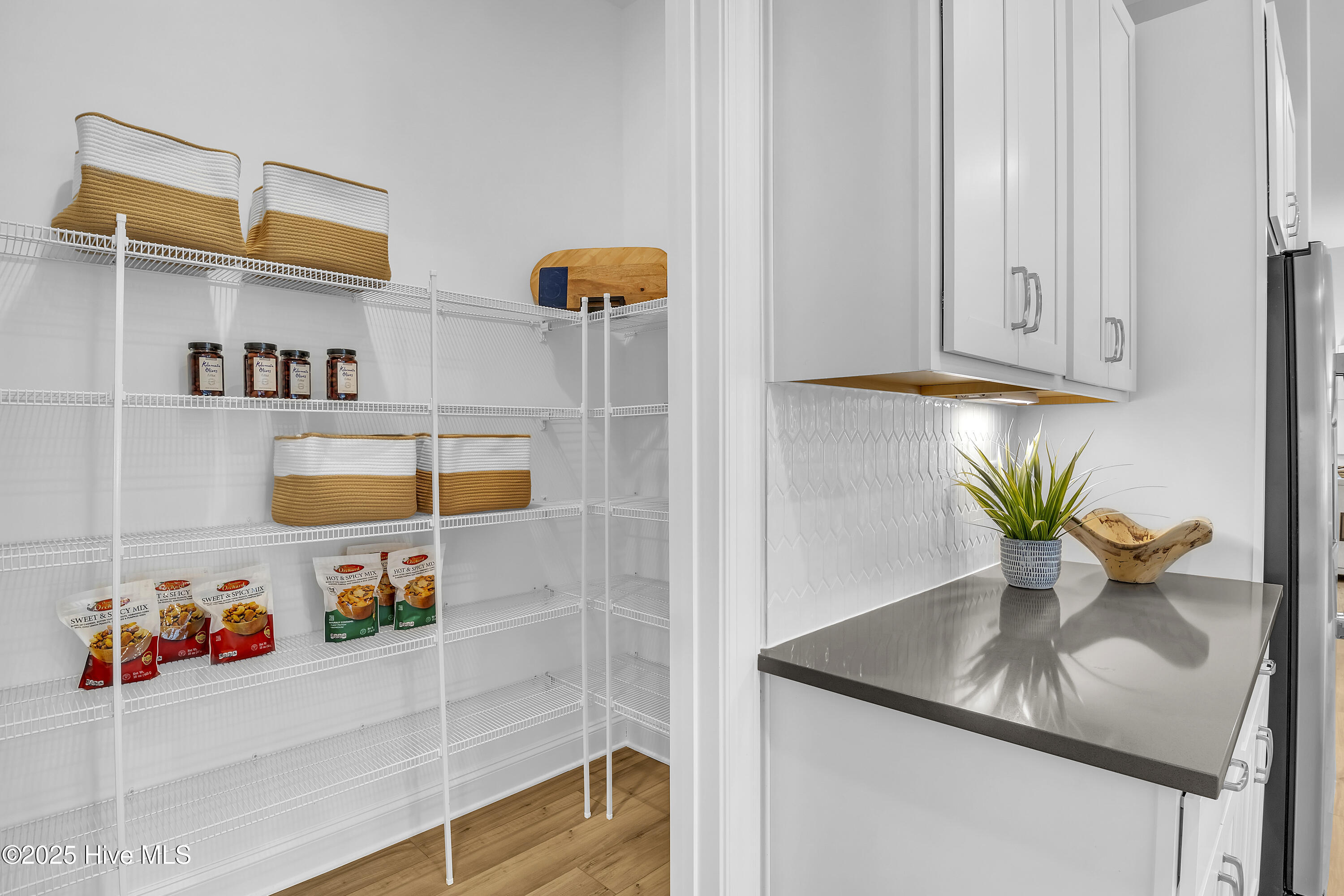 100556059 | Photo 22