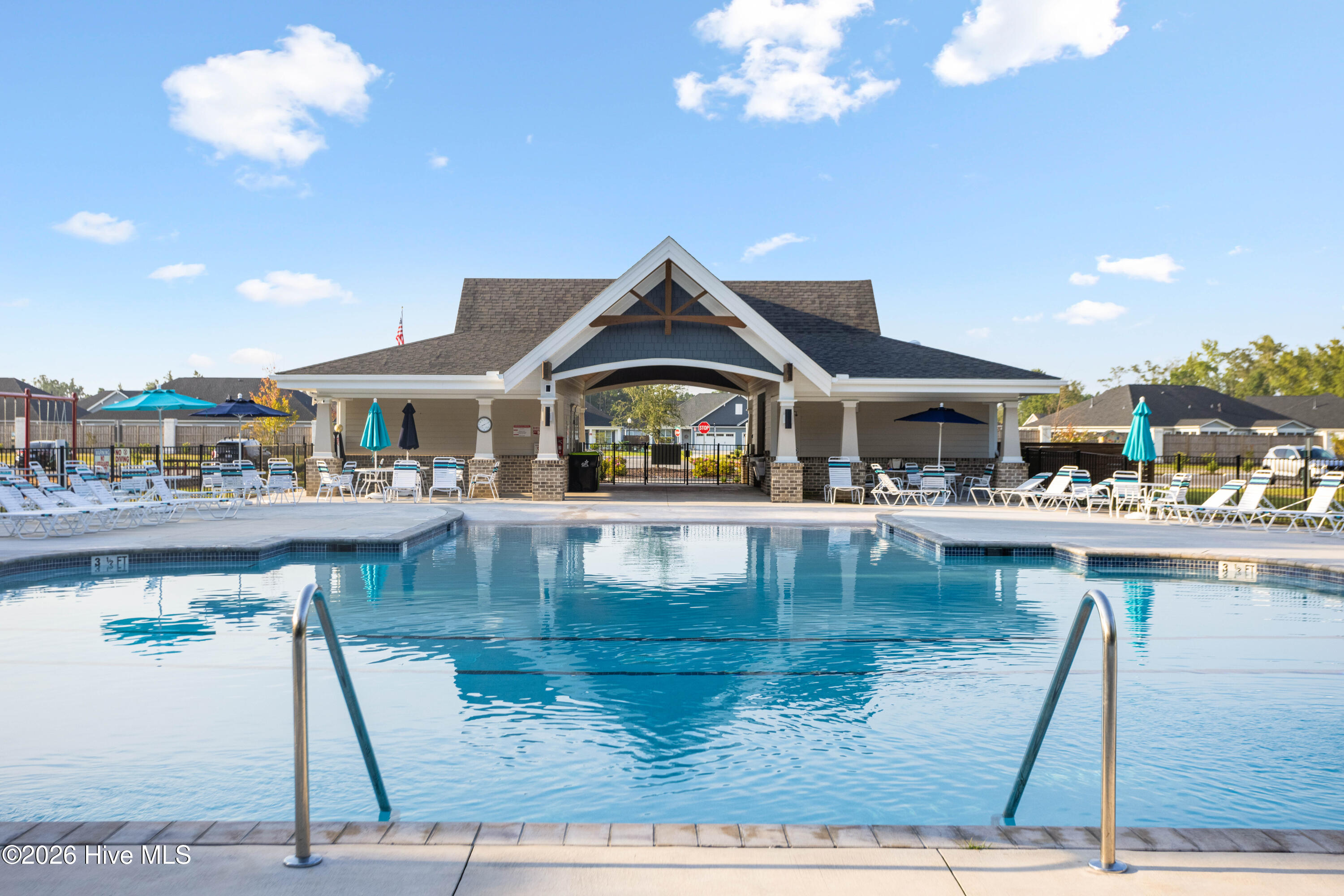 100554021 | Photo 60