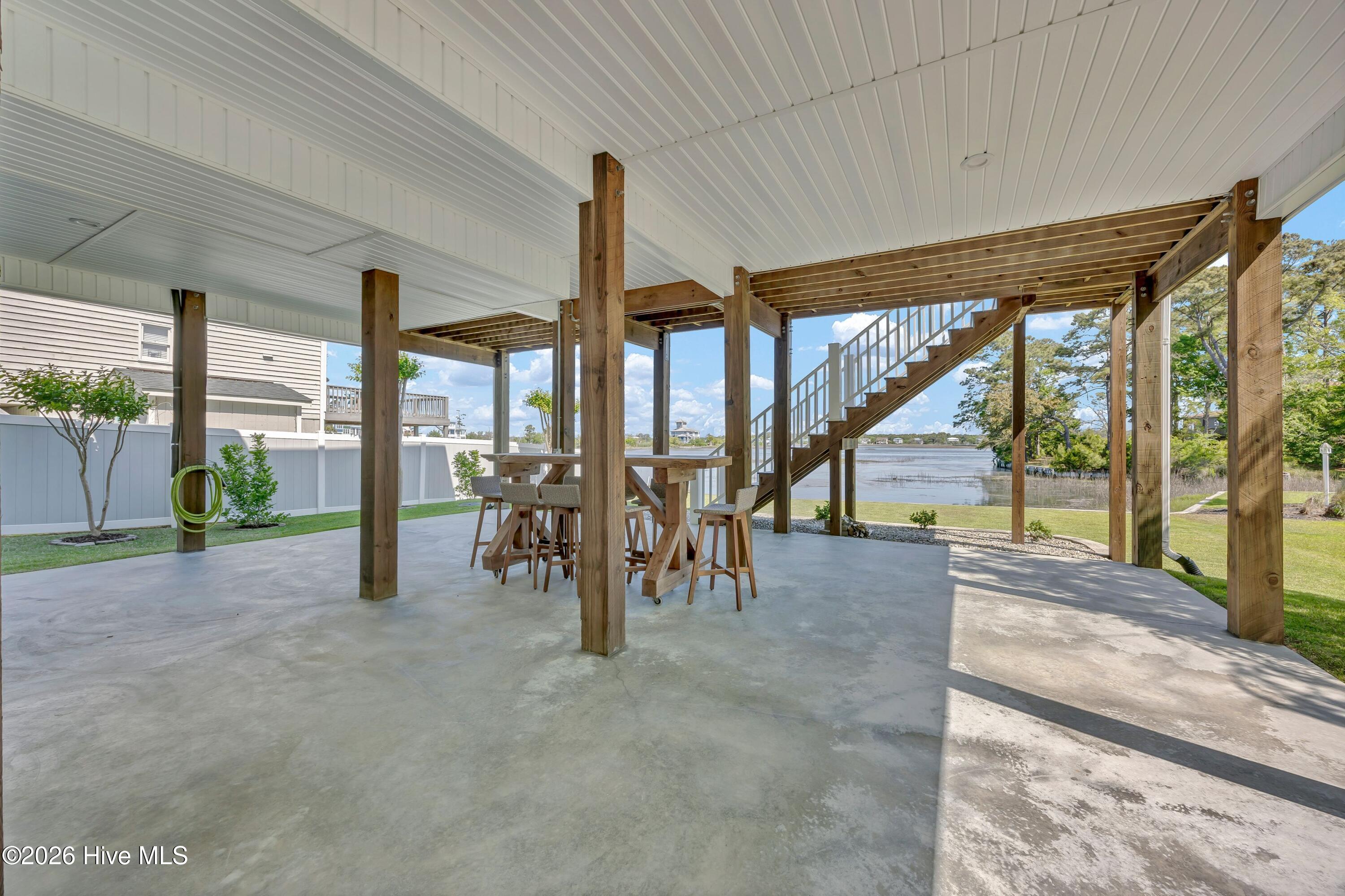 100569369 | Photo 59