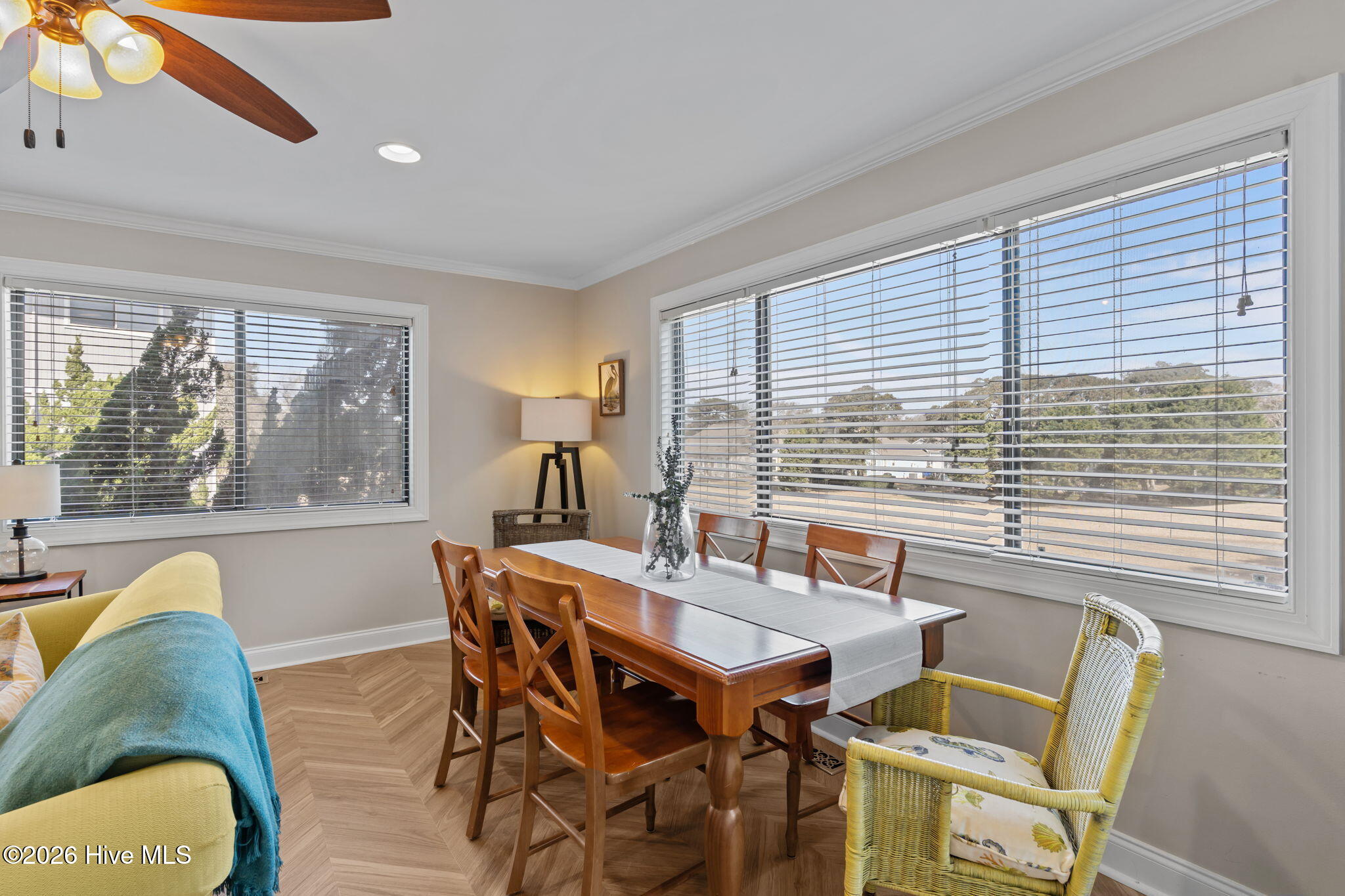 100558305 | Photo 28