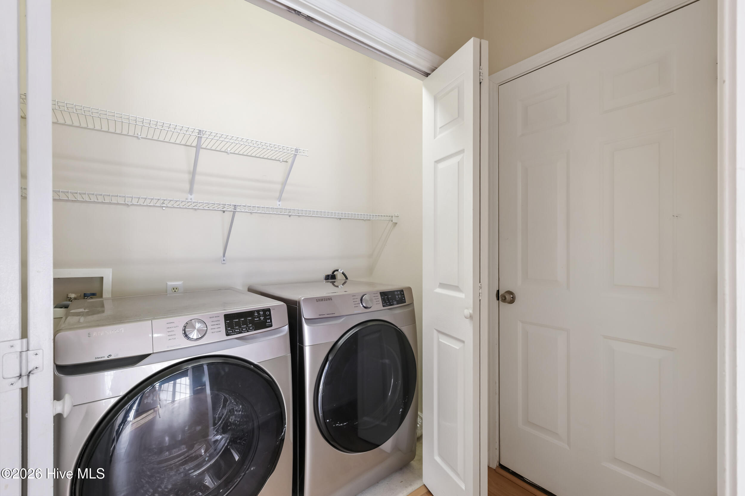 100547129 | Photo 29