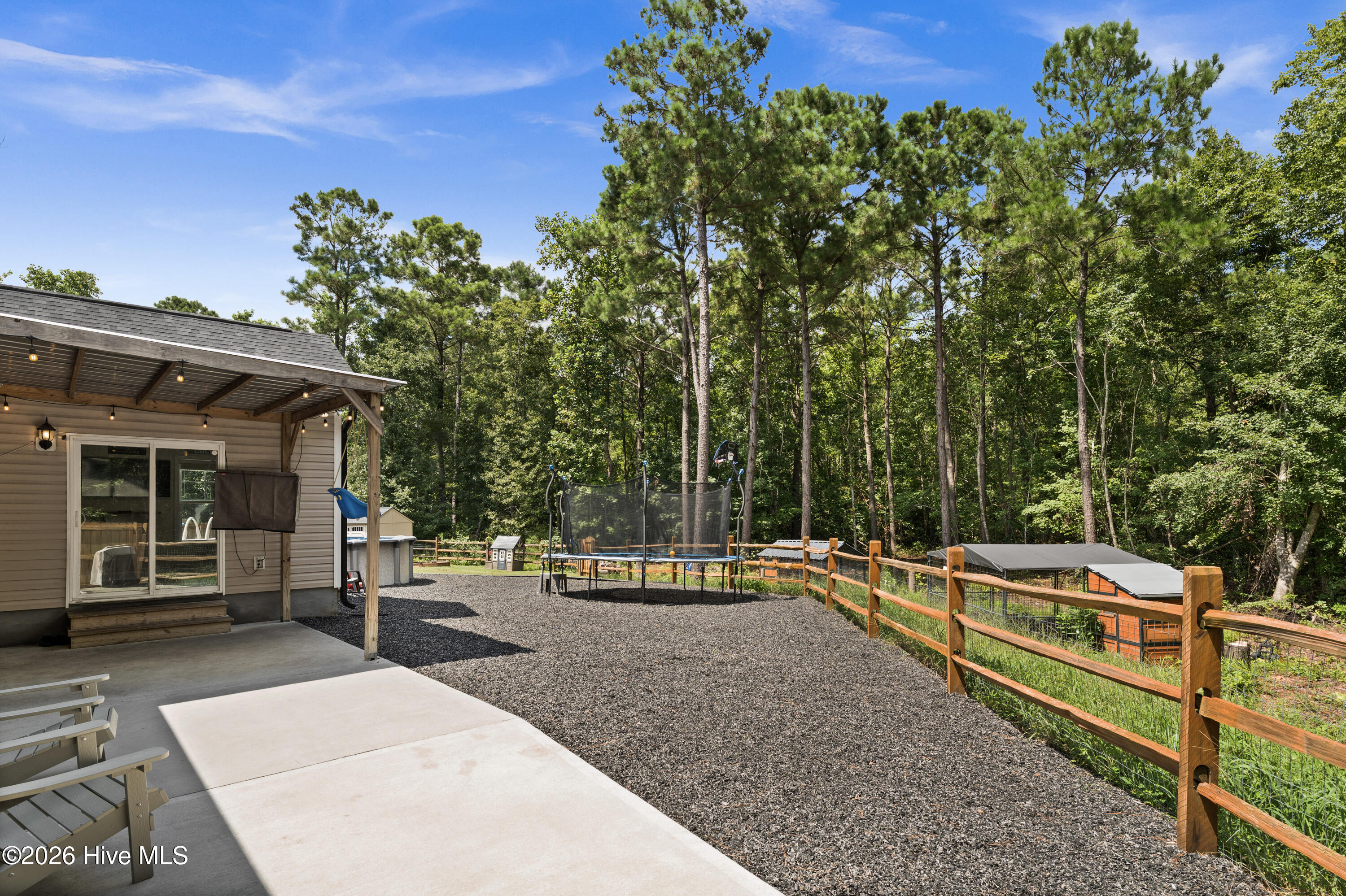 100555595 | Photo 35