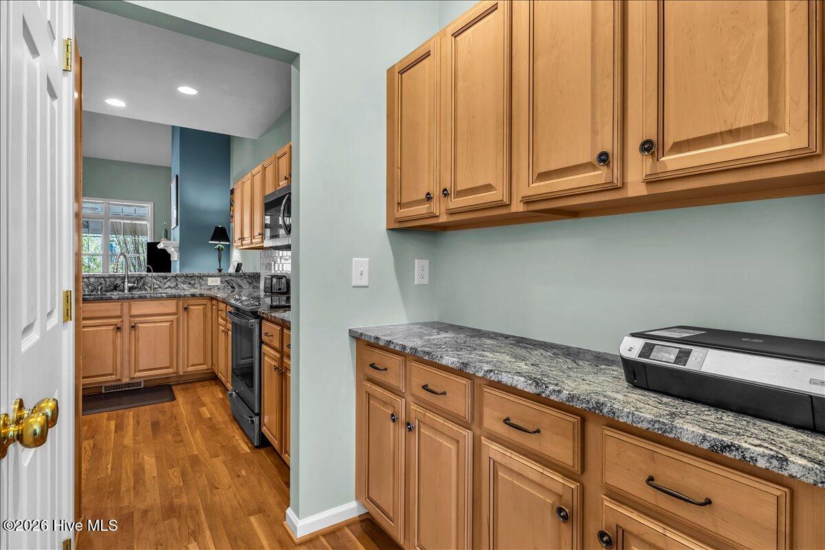 100566534 | Photo 11