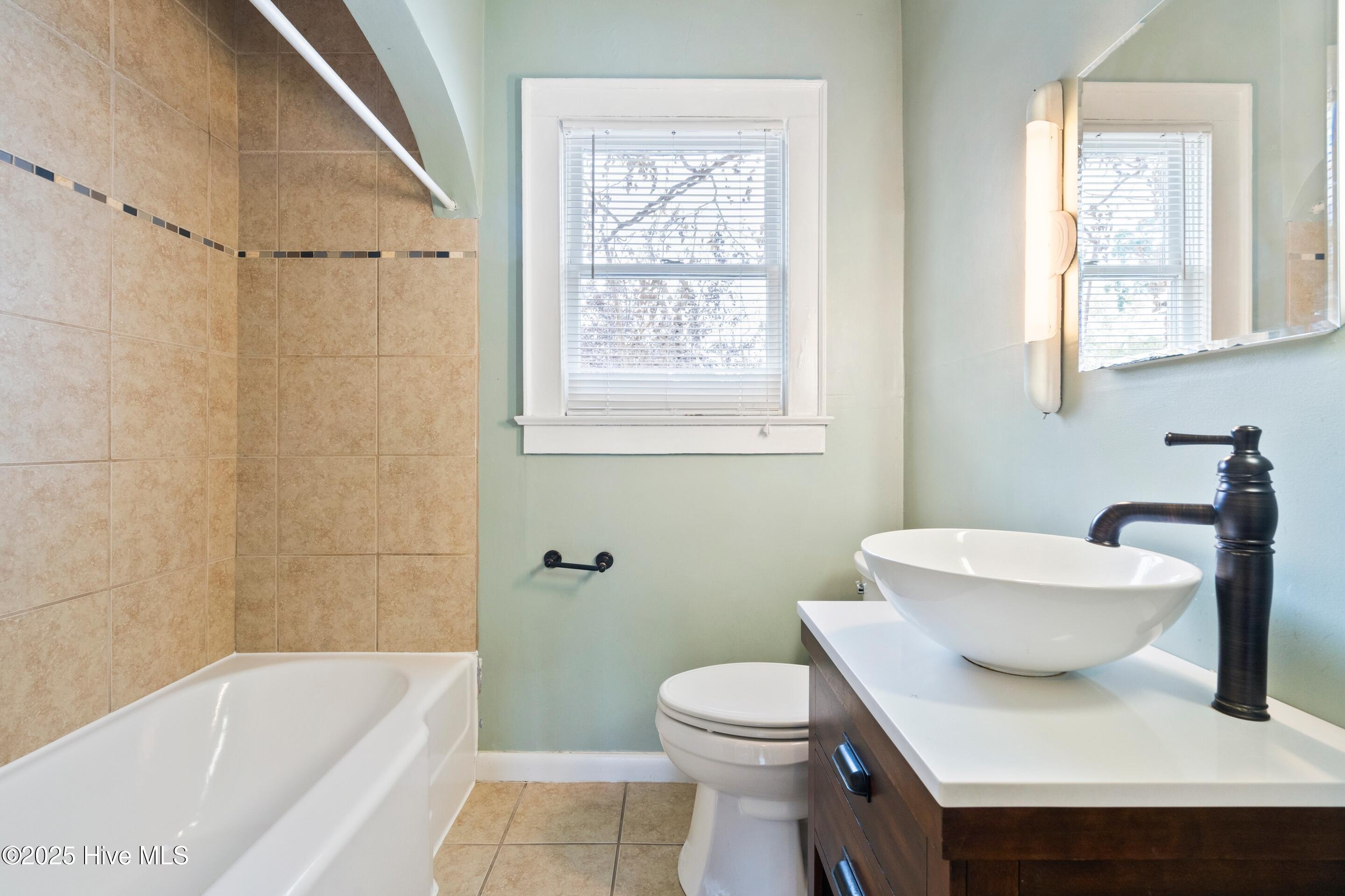 100521432 | Photo 18