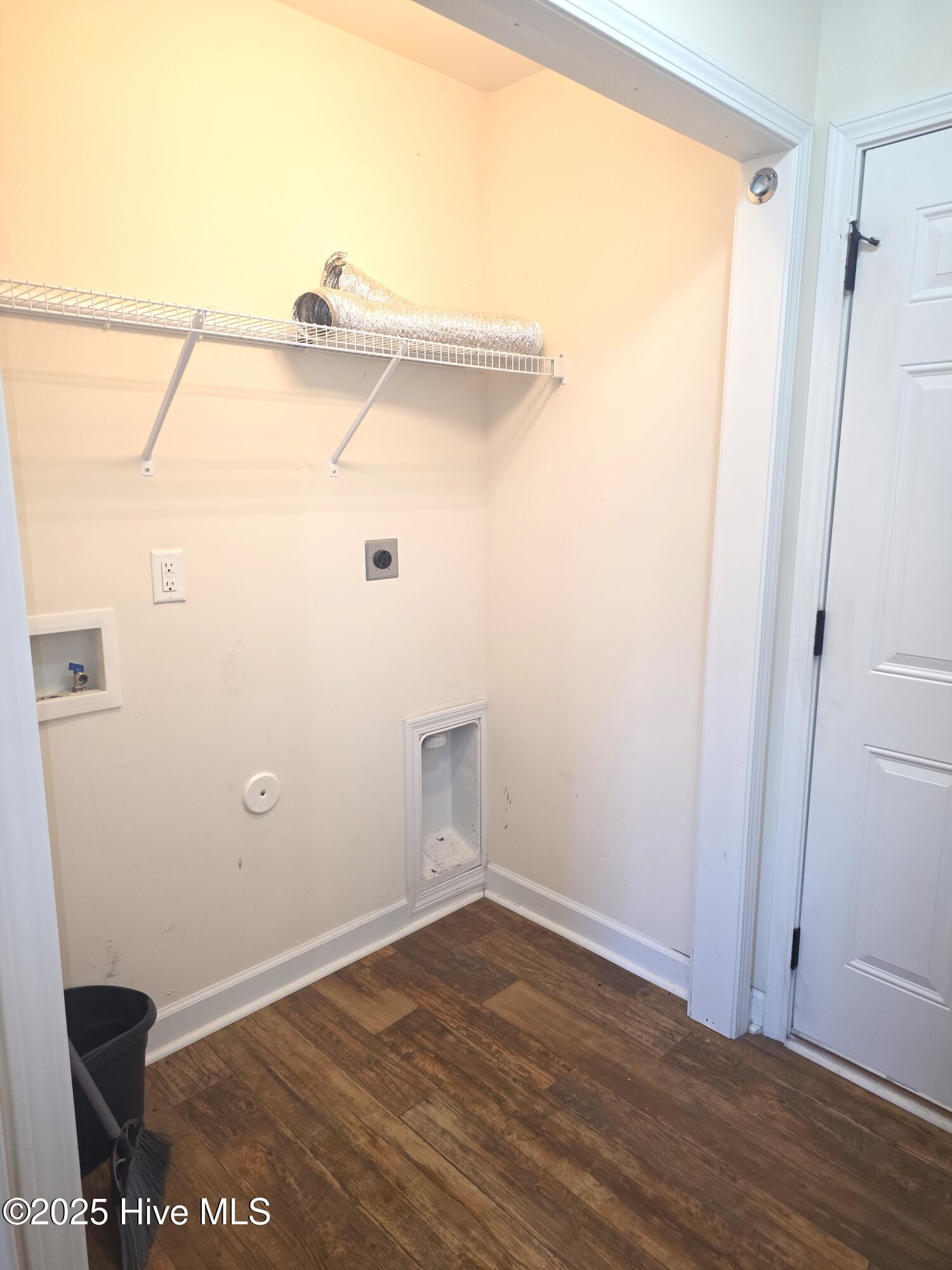 100527843 | Photo 32